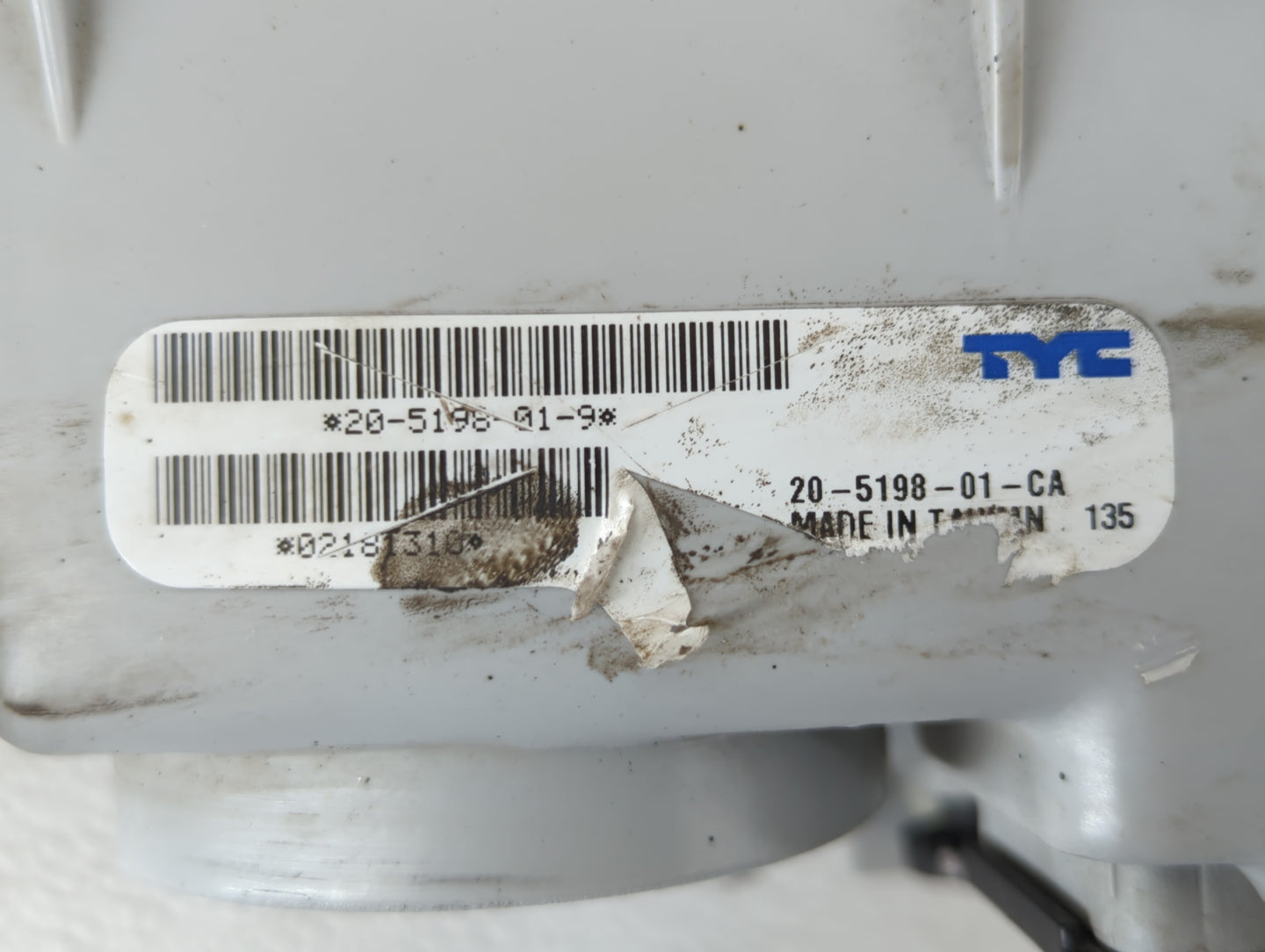 2002-2005 Buick Century Driver Left Oem Head Light Headlight Lamp - Oemusedautoparts1.com