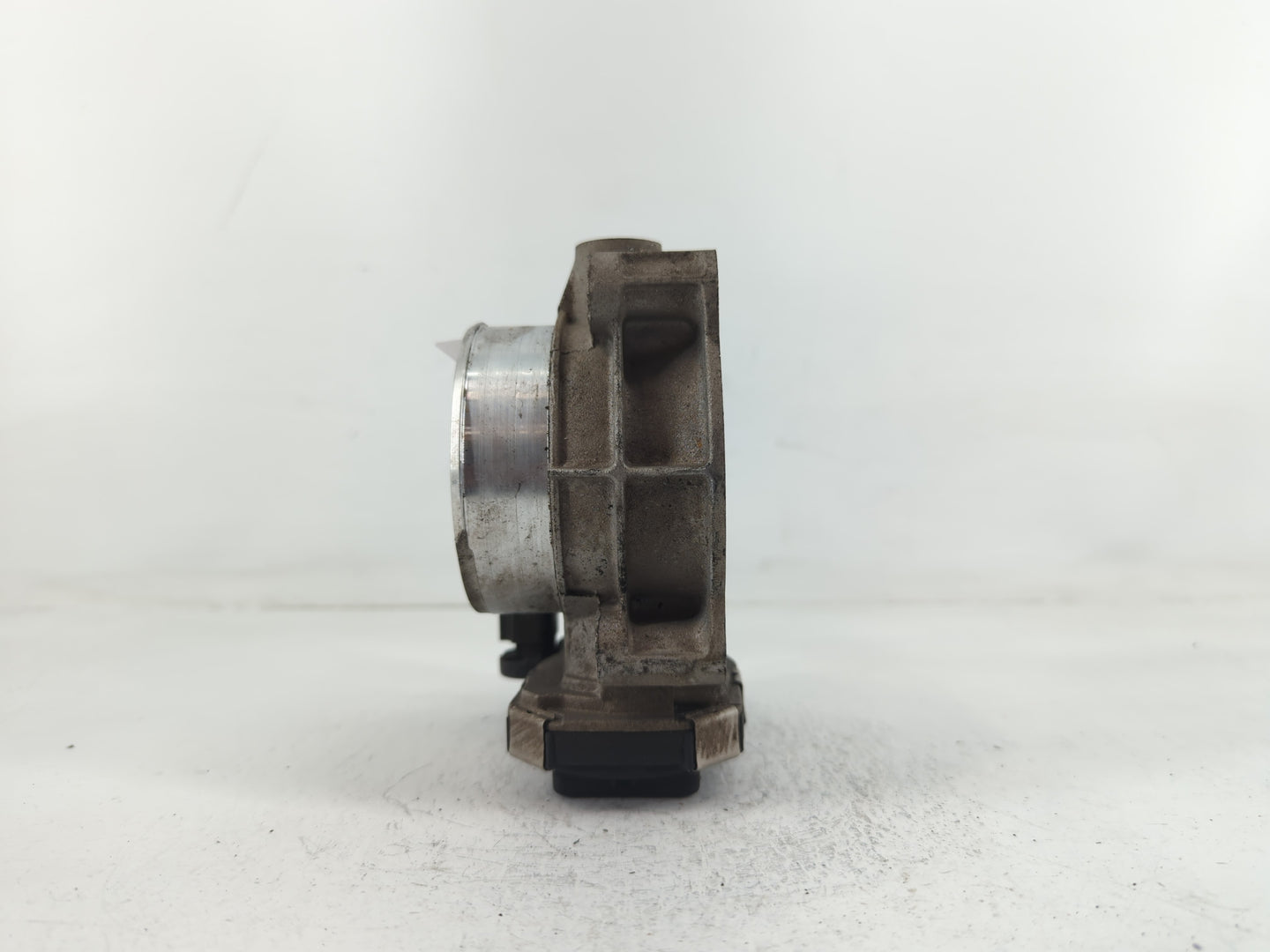 2012-2015 Chevrolet Camaro Throttle Body P/N:12632172BA Fits Fits 2012 2013 2014 2015 2016 2017 2018 2019 2020 2021 2022 OEM Used Auto Parts - Oemusedautoparts1.com