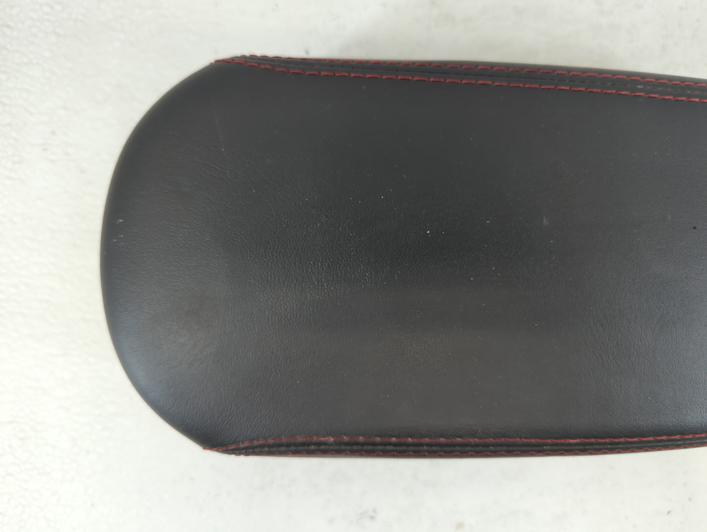 2020 Jeep Renegade Center Console Armrest Cover Lid P/N:51957102 1305230 Fits OEM Used Auto Parts - Oemusedautoparts1.com