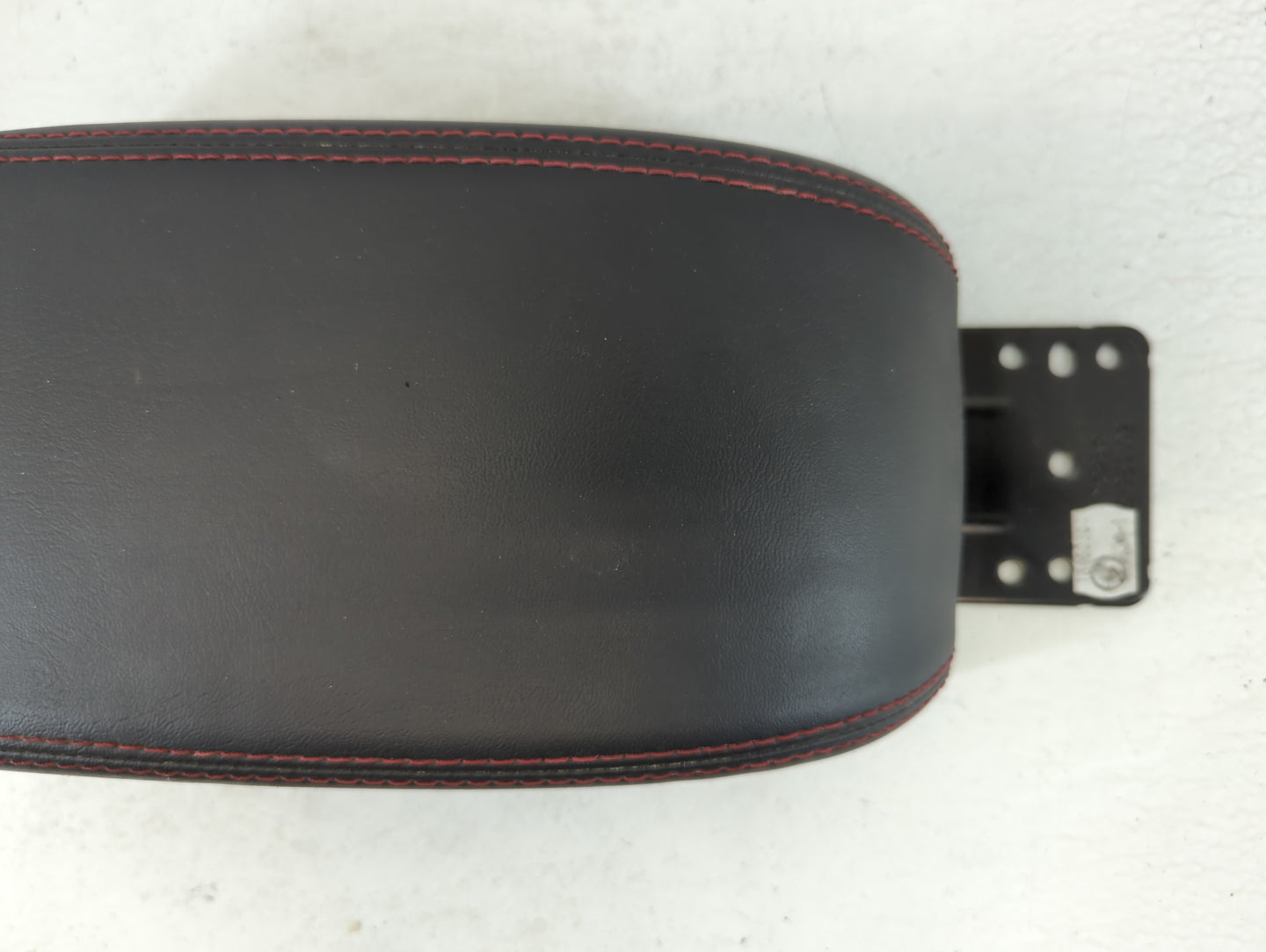 2020 Jeep Renegade Center Console Armrest Cover Lid P/N:51957102 1305230 Fits OEM Used Auto Parts - Oemusedautoparts1.com