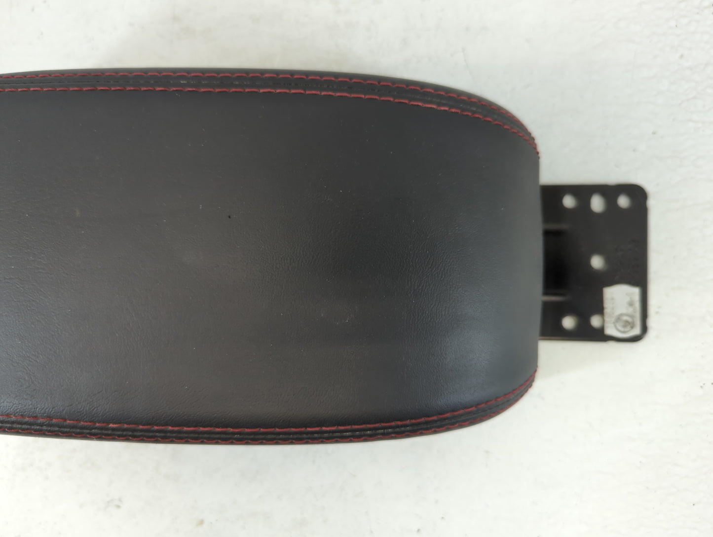 2020 Jeep Renegade Center Console Armrest Cover Lid P/N:51957102 1305230 Fits OEM Used Auto Parts - Oemusedautoparts1.com