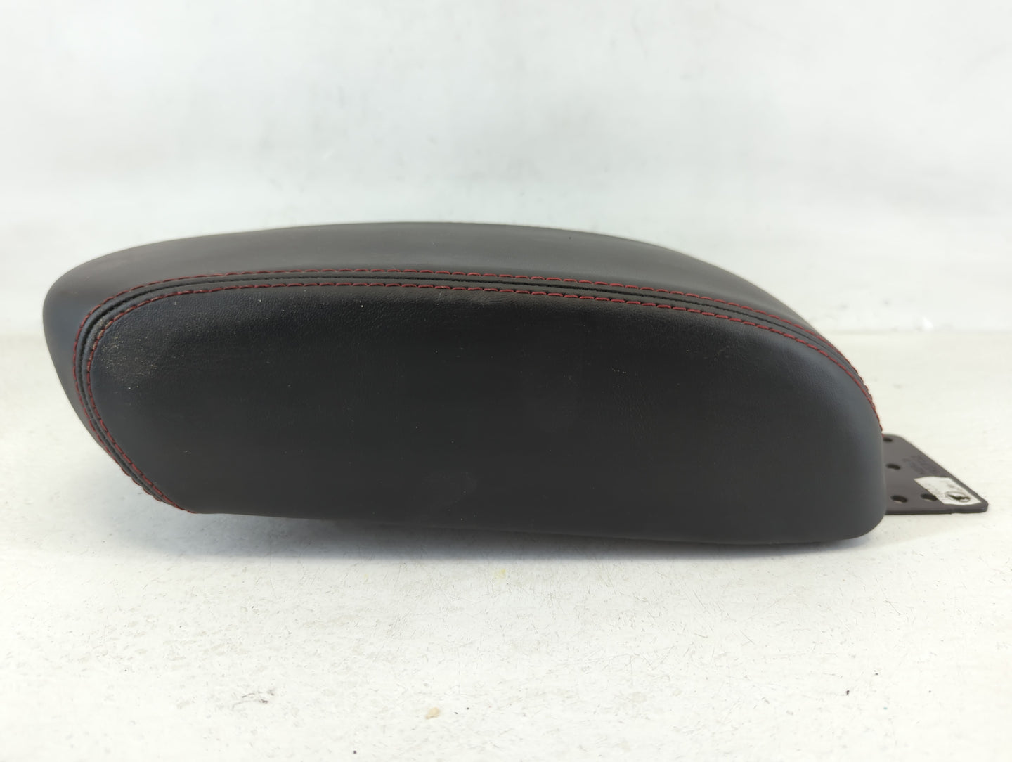 2020 Jeep Renegade Center Console Armrest Cover Lid P/N:51957102 1305230 Fits OEM Used Auto Parts - Oemusedautoparts1.com