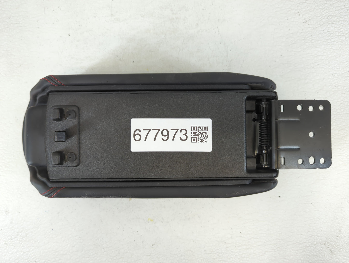 2020 Jeep Renegade Center Console Armrest Cover Lid P/N:51957102 1305230 Fits OEM Used Auto Parts - Oemusedautoparts1.com