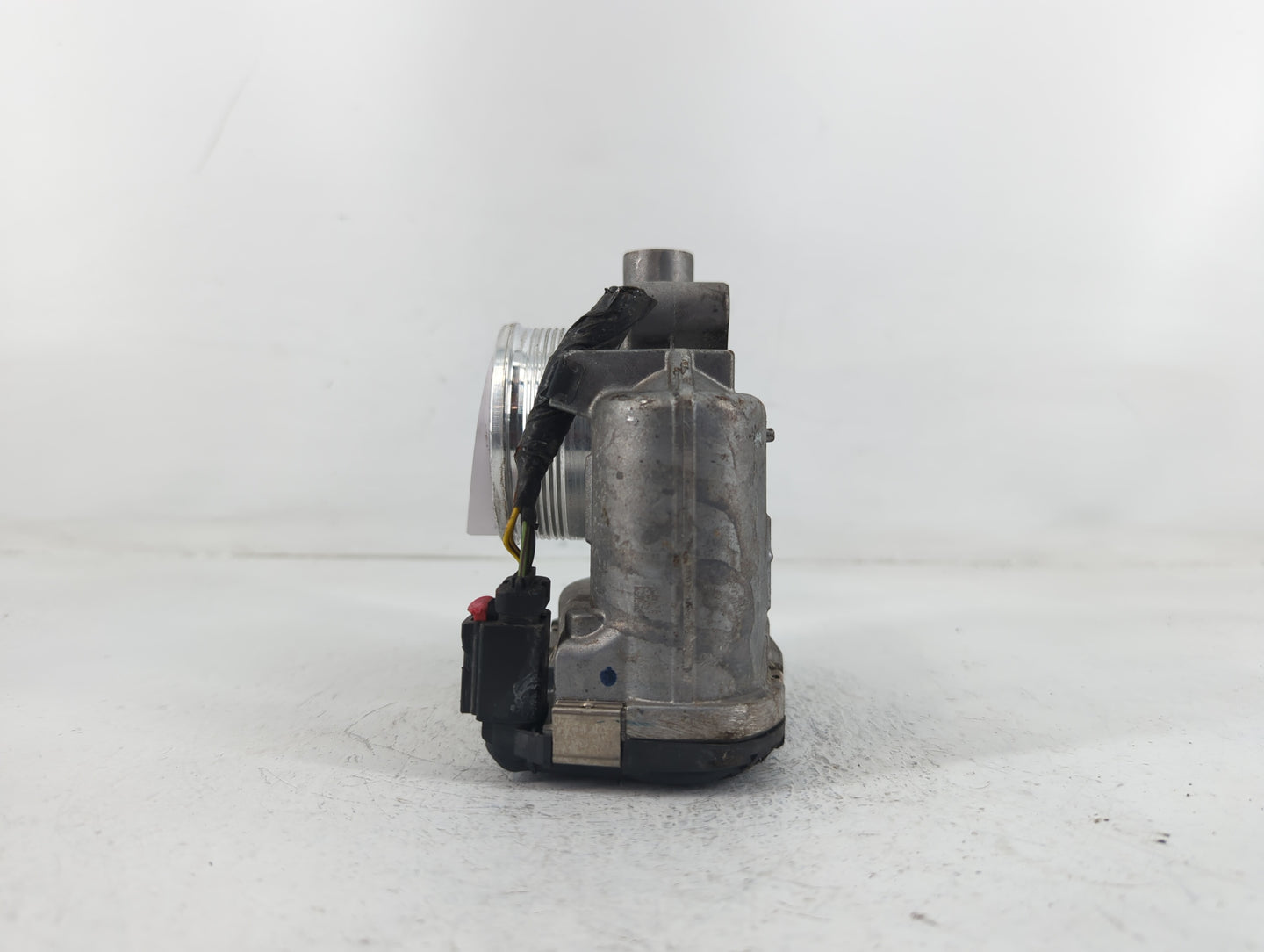 2014-2018 Ford Focus Throttle Body P/N:DS7E-9F991-BB Fits Fits 2014 2015 2016 2017 2018 2019 2020 2021 2022 OEM Used Auto Parts - Oemusedautoparts1.com