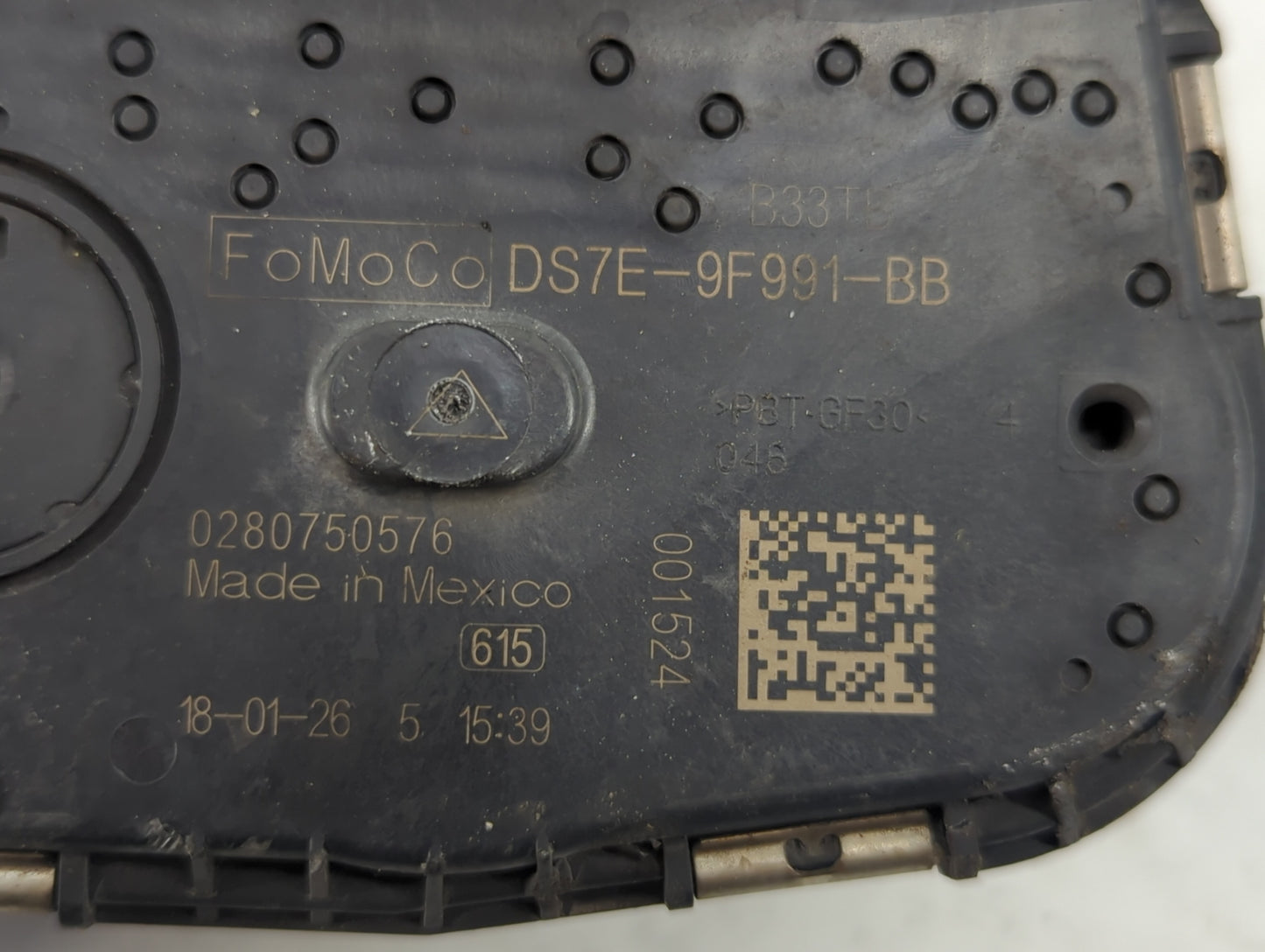 2014-2018 Ford Focus Throttle Body P/N:DS7E-9F991-BB Fits Fits 2014 2015 2016 2017 2018 2019 2020 2021 2022 OEM Used Auto Parts - Oemusedautoparts1.com