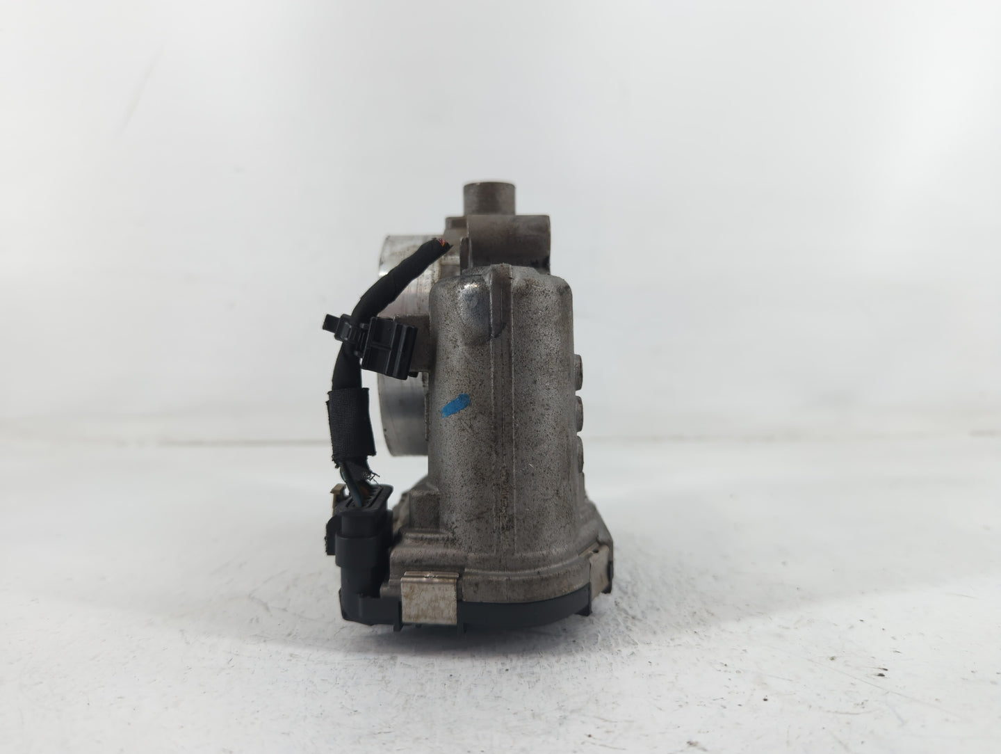 2011-2022 Chrysler 300 Throttle Body P/N:05184349AC 0 280 750 570 Fits OEM Used Auto Parts - Oemusedautoparts1.com