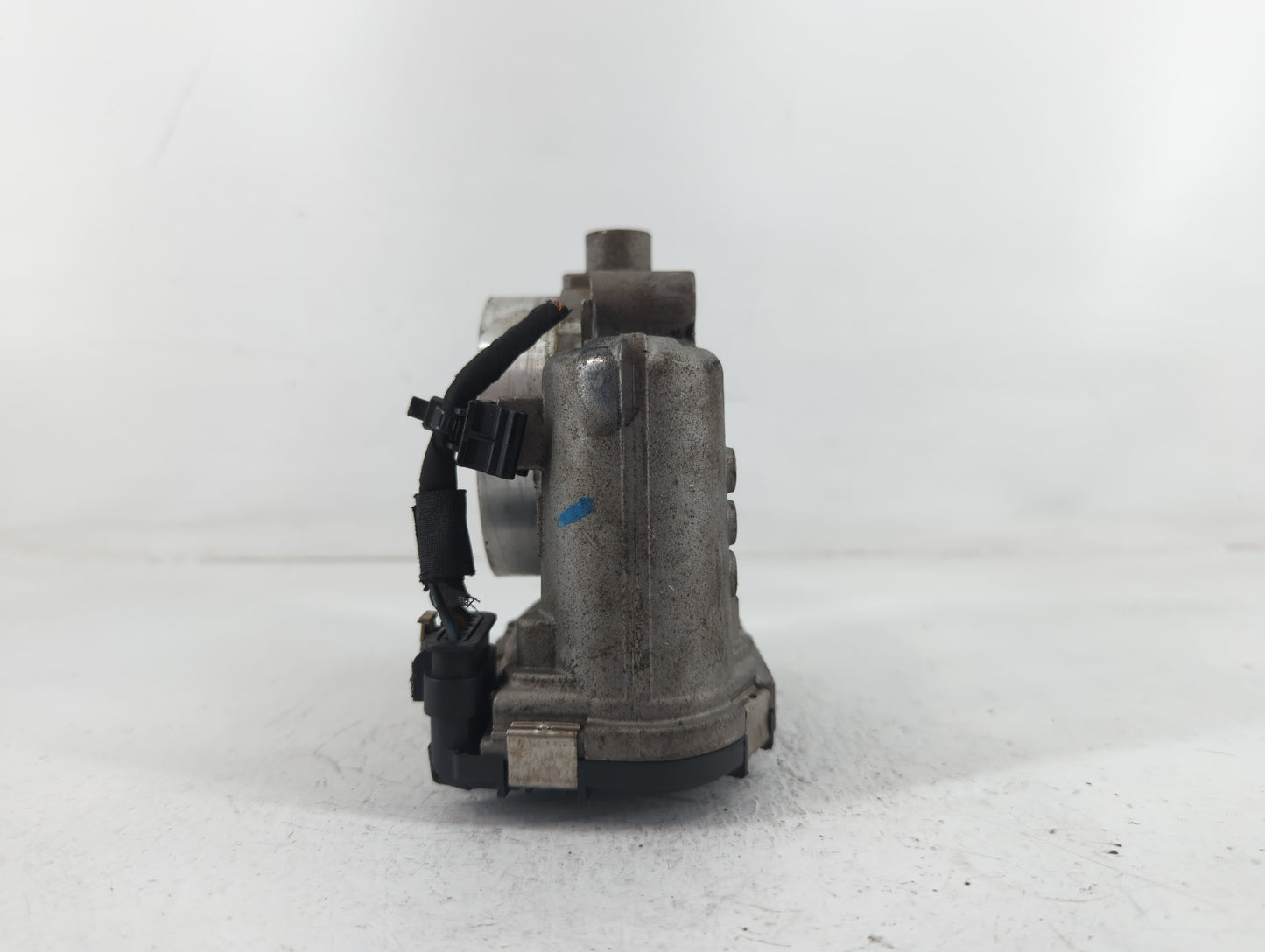 2011-2022 Chrysler 300 Throttle Body P/N:05184349AC 0 280 750 570 Fits OEM Used Auto Parts - Oemusedautoparts1.com