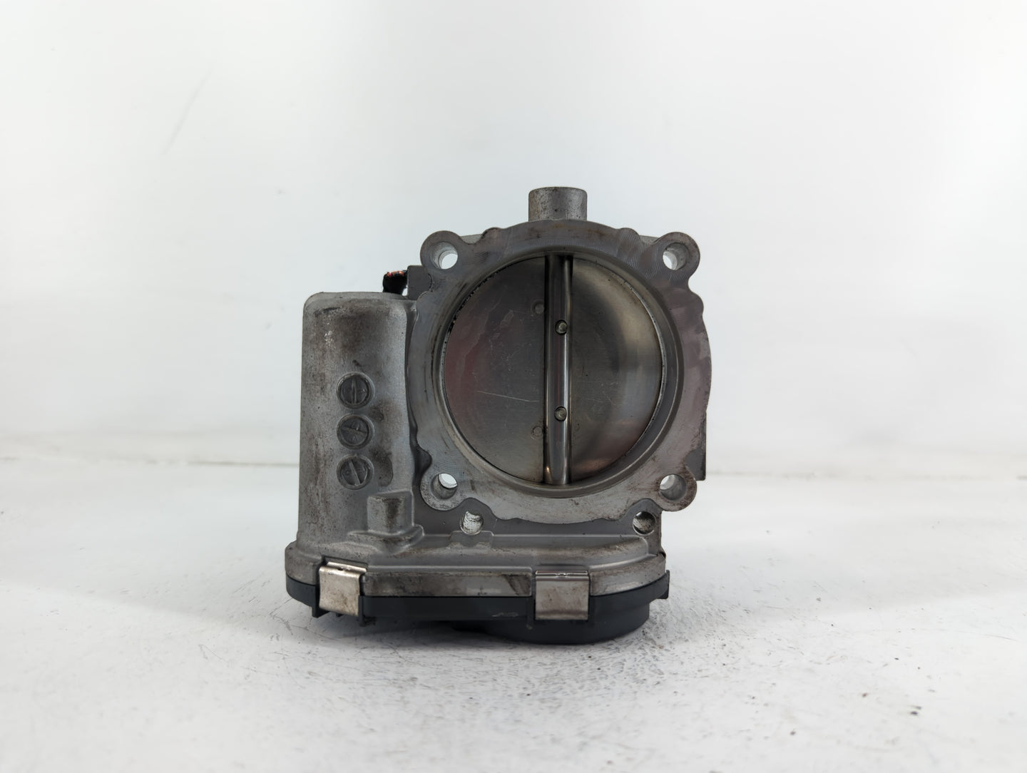 2011-2022 Chrysler 300 Throttle Body P/N:05184349AC 0 280 750 570 Fits OEM Used Auto Parts - Oemusedautoparts1.com