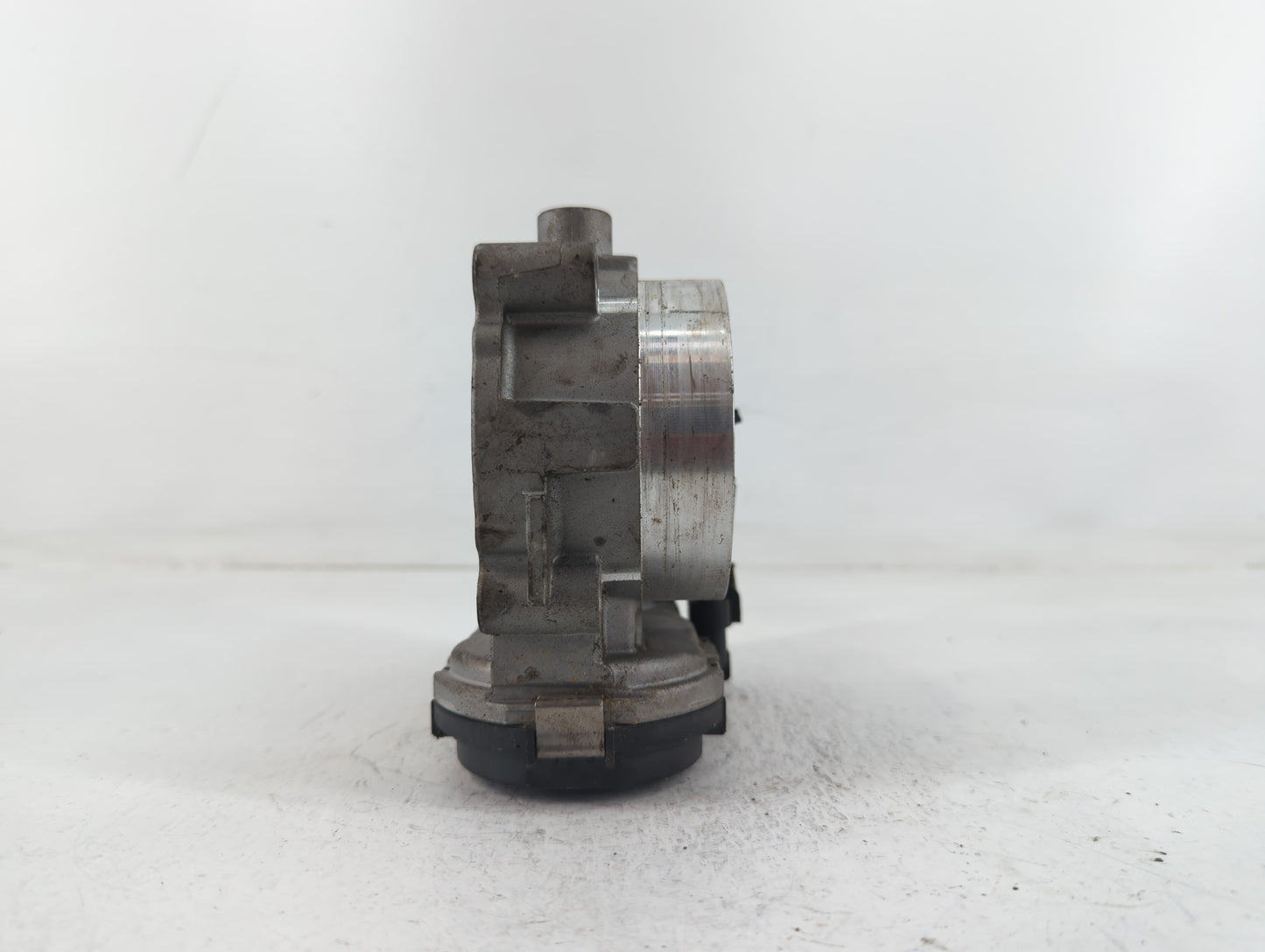 2011-2022 Chrysler 300 Throttle Body P/N:05184349AC 0 280 750 570 Fits OEM Used Auto Parts - Oemusedautoparts1.com