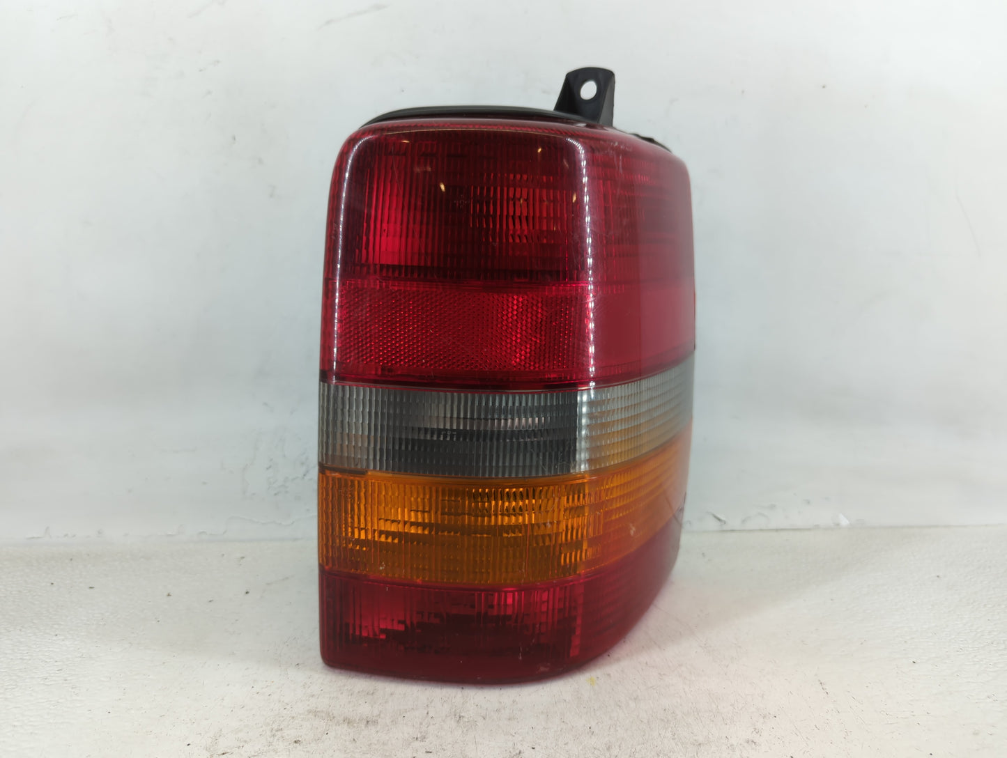 1993-1998 Jeep Grand Cherokee Tail Light Assembly Passenger Right OEM P/N:55155736AB 55155734AA Fits OEM Used Auto Parts - Oemusedautoparts1.com