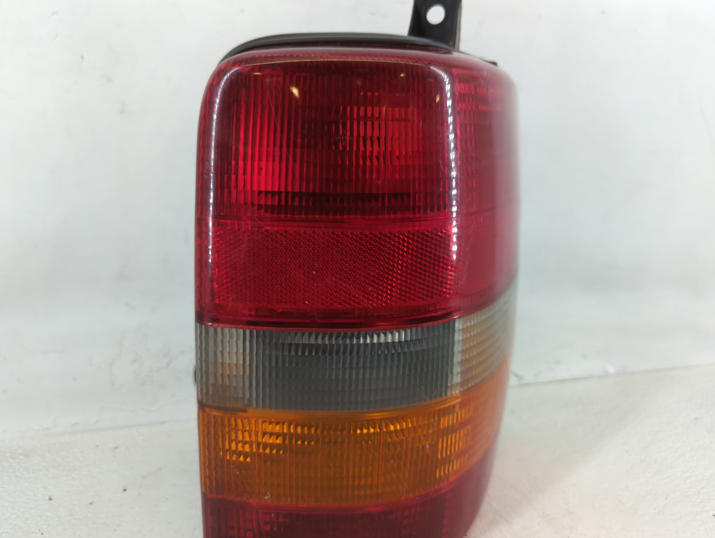 1993-1998 Jeep Grand Cherokee Tail Light Assembly Passenger Right OEM P/N:55155736AB 55155734AA Fits OEM Used Auto Parts - Oemusedautoparts1.com