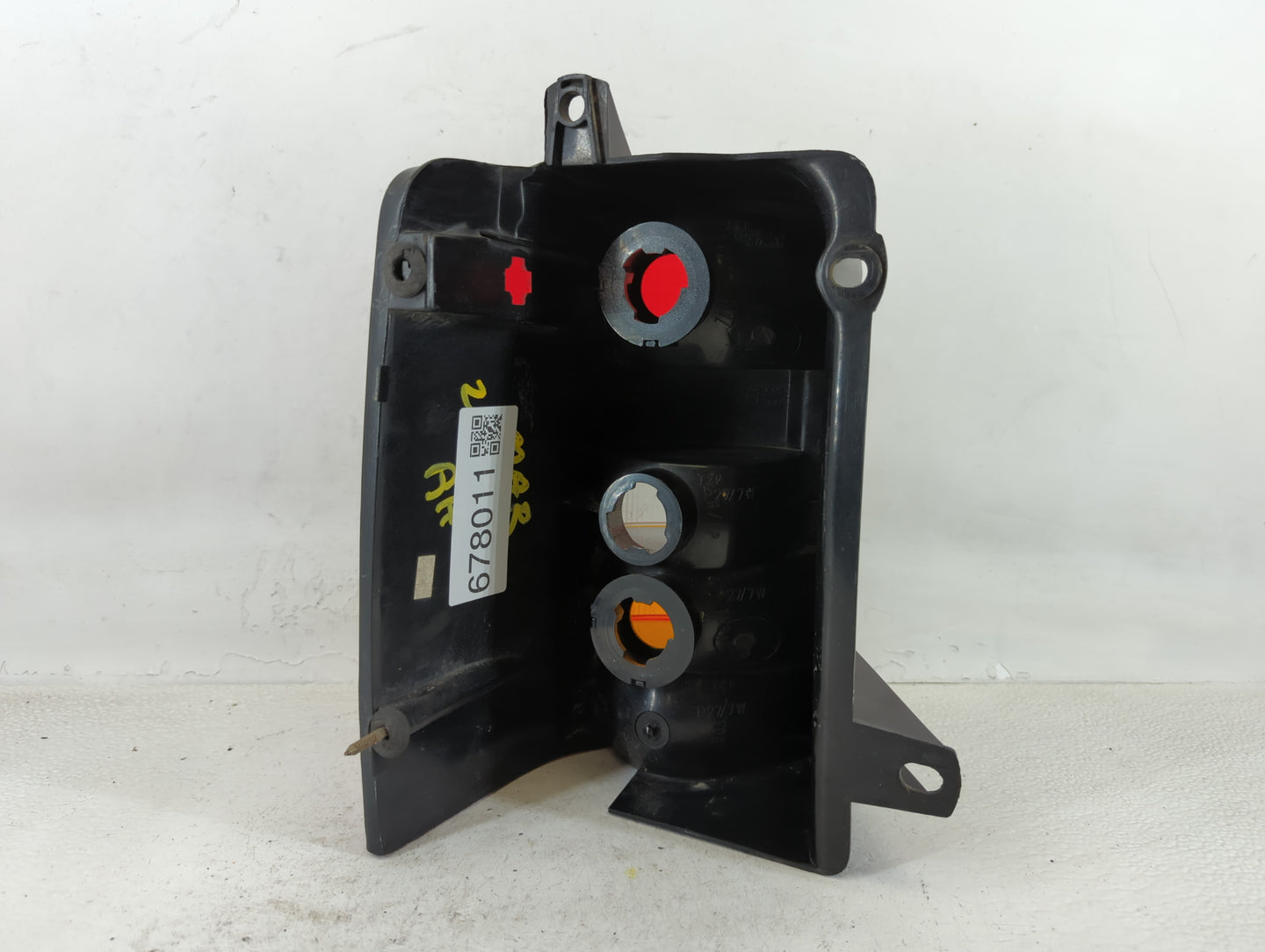 1993-1998 Jeep Grand Cherokee Tail Light Assembly Passenger Right OEM P/N:55155736AB 55155734AA Fits OEM Used Auto Parts - Oemusedautoparts1.com