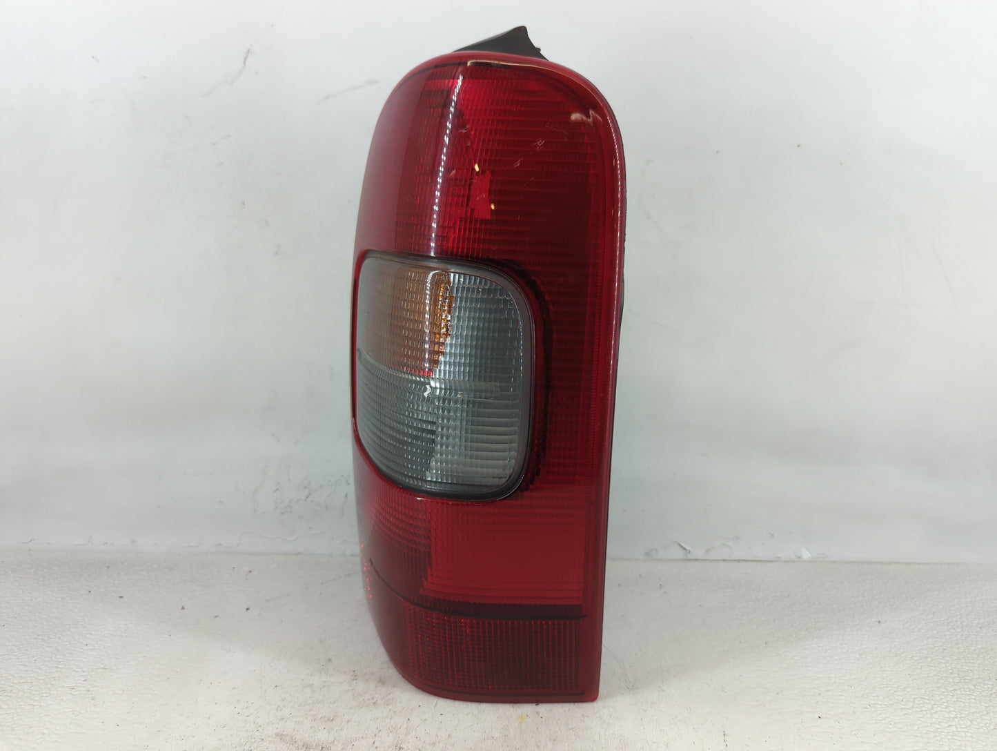 1997-2005 Chevrolet Venture Tail Light Assembly Passenger Right OEM P/N:10353280 Fits OEM Used Auto Parts - Oemusedautoparts1.com