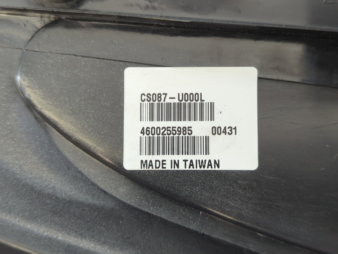 2001-2003 Chrysler Town & Country Tail Light Assembly Driver Left OEM P/N:4600255985 CS087-U000L Fits Fits 2001 2002 2003 OEM Used Auto Parts - Oemusedautoparts1.com