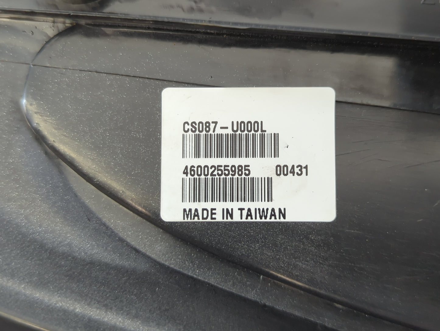 2001-2003 Chrysler Town & Country Tail Light Assembly Driver Left OEM P/N:4600255985 CS087-U000L Fits Fits 2001 2002 2003 OEM Used Auto Parts - Oemusedautoparts1.com