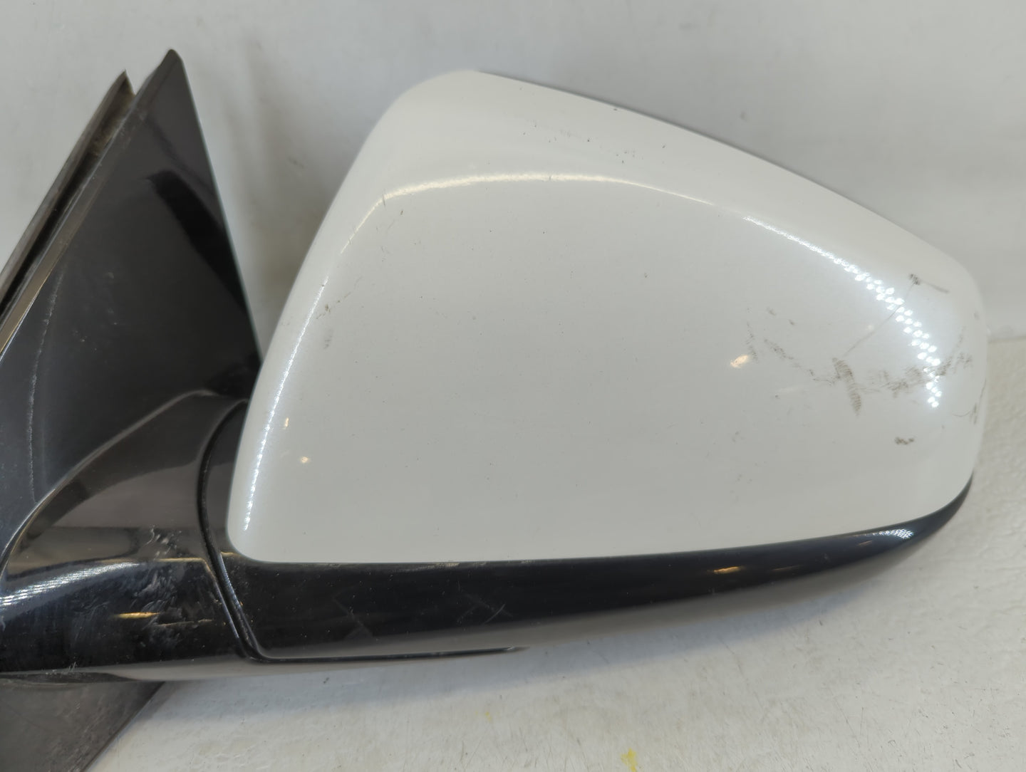 2010 Cadillac Srx Side Mirror Replacement Driver Left View Door Mirror P/N:20862679 E9024503 Fits OEM Used Auto Parts - Oemusedautoparts1.com