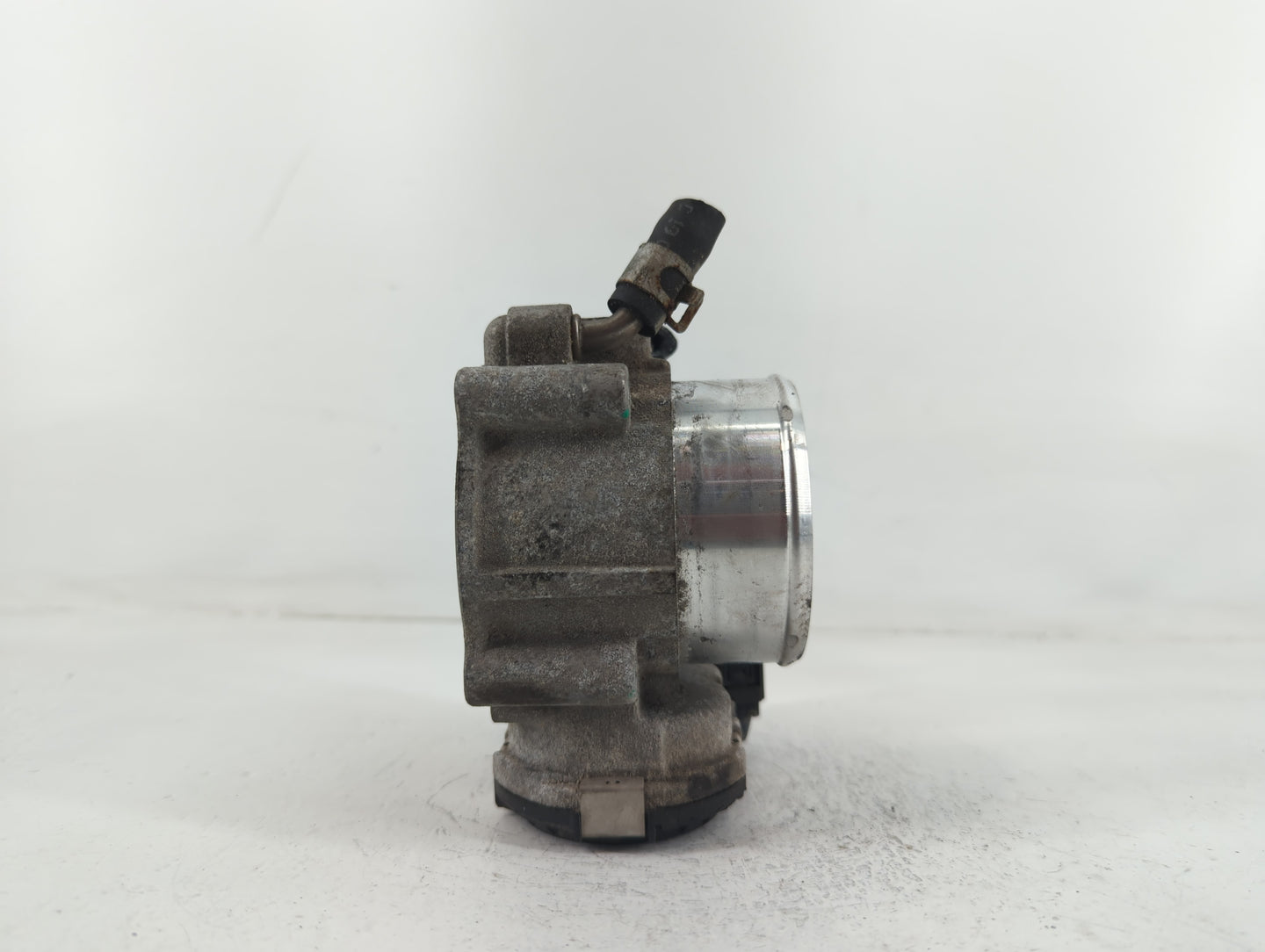 2019-2020 Hyundai Santa Fe Throttle Body P/N:0 280 750 618 35100-2G600 Fits Fits 2015 2016 2017 2018 2019 2020 2021 OEM Used Auto Parts - Oemusedautoparts1.com