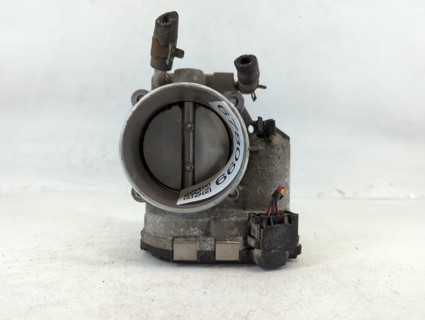 2012-2015 Kia Sorento Throttle Body P/N:35100-2G700 Fits Fits 2011 2012 2013 2014 2015 2016 OEM Used Auto Parts - Oemusedautoparts1.com
