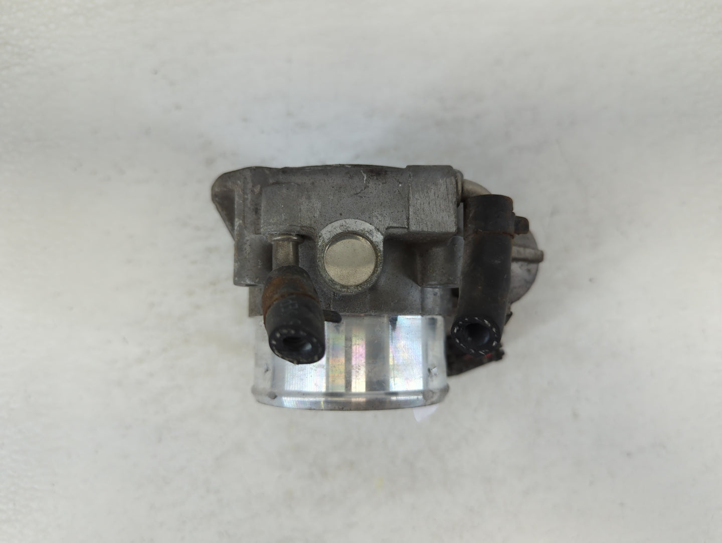 2012-2015 Kia Sorento Throttle Body P/N:35100-2G700 Fits Fits 2011 2012 2013 2014 2015 2016 OEM Used Auto Parts - Oemusedautoparts1.com