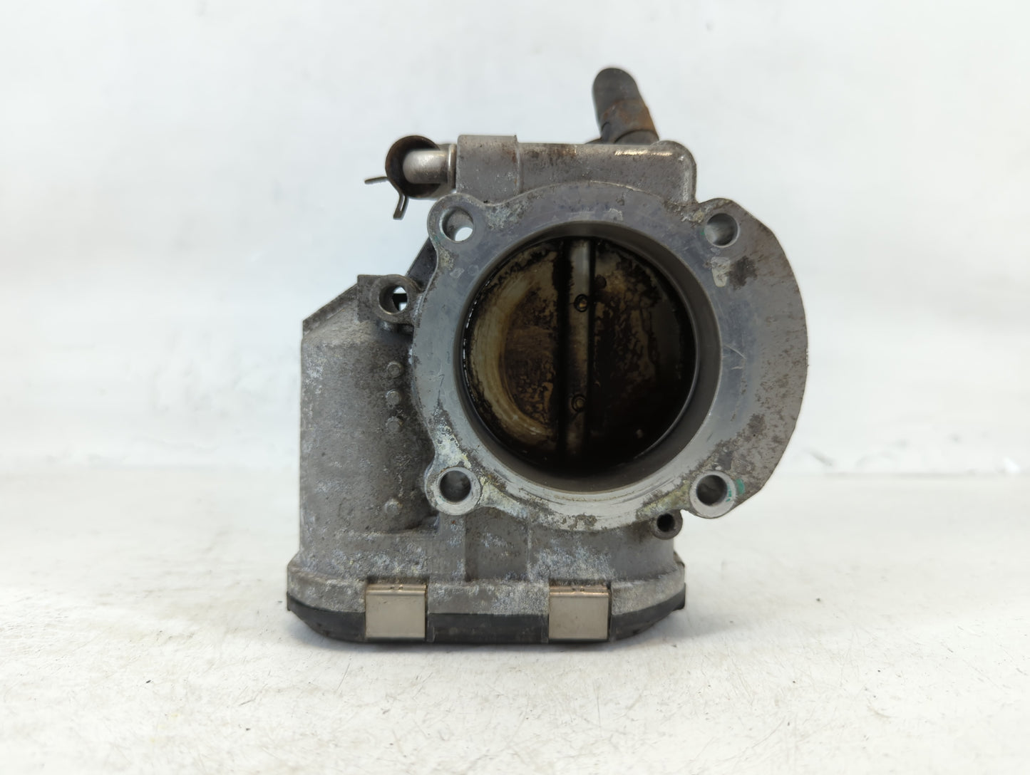 2012-2015 Kia Sorento Throttle Body P/N:35100-2G700 Fits Fits 2011 2012 2013 2014 2015 2016 OEM Used Auto Parts - Oemusedautoparts1.com