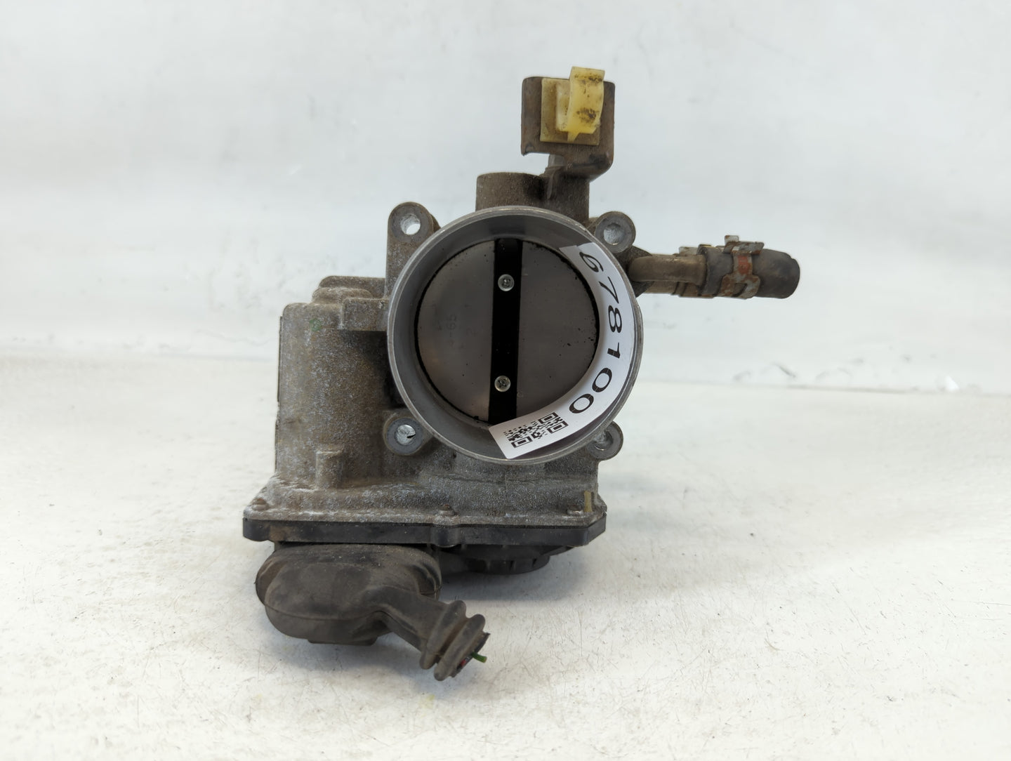 2010-2017 Toyota Camry Throttle Body P/N:22030-0V010 Fits Fits 2009 2010 2011 2012 2013 2014 2015 2016 2017 2018 2019 OEM Used Auto Parts - Oemusedautoparts1.com