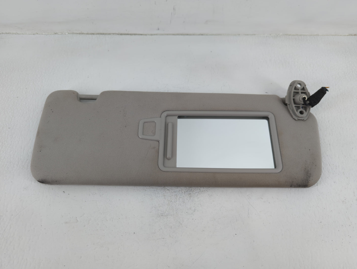 2016-2020 Kia Sorento Sun Visor Shade Replacement Passenger Right Mirror Fits Fits 2016 2017 2018 2019 2020 OEM Used Auto Parts - Oemusedautoparts1.com