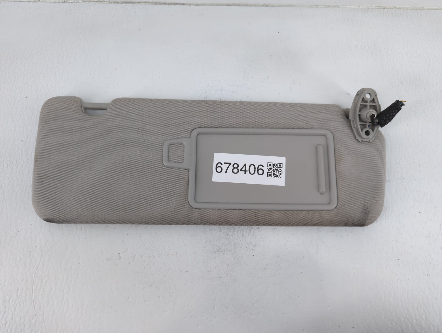 2016-2020 Kia Sorento Sun Visor Shade Replacement Passenger Right Mirror Fits Fits 2016 2017 2018 2019 2020 OEM Used Auto Parts - Oemusedautoparts1.com