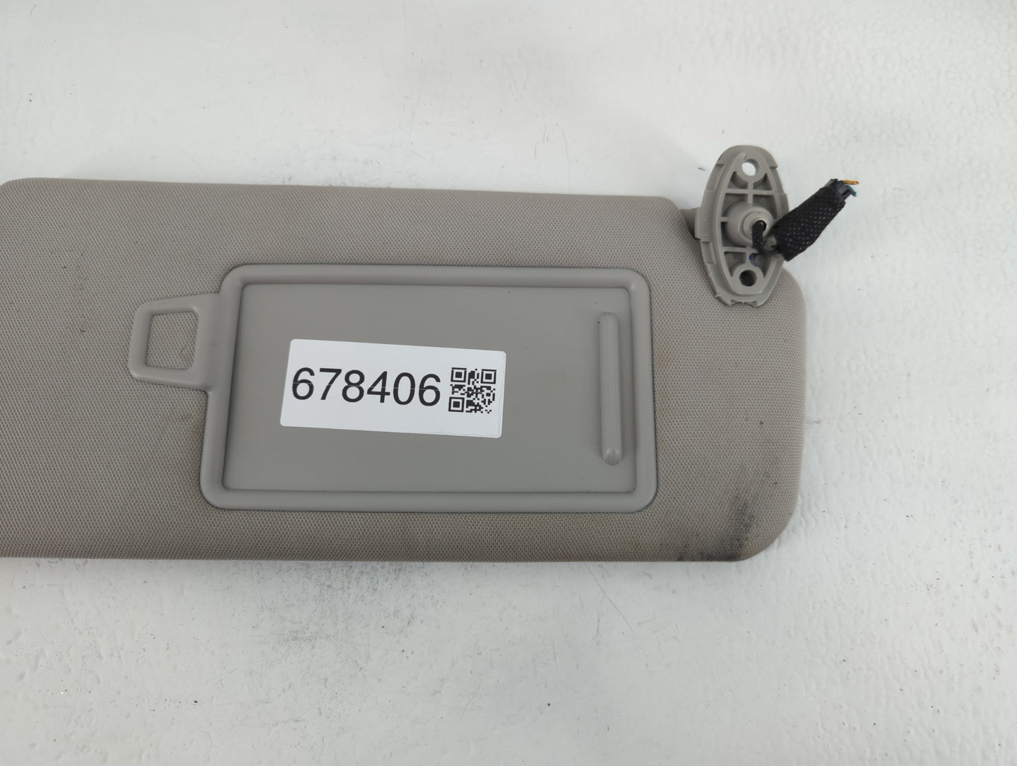2016-2020 Kia Sorento Sun Visor Shade Replacement Passenger Right Mirror Fits Fits 2016 2017 2018 2019 2020 OEM Used Auto Parts - Oemusedautoparts1.com