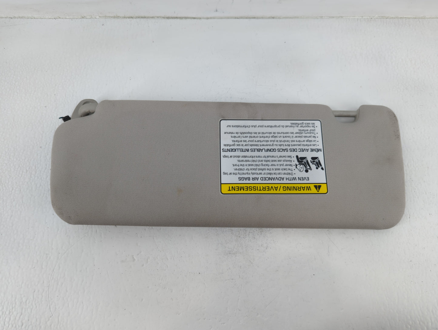 2016-2020 Kia Sorento Sun Visor Shade Replacement Passenger Right Mirror Fits Fits 2016 2017 2018 2019 2020 OEM Used Auto Parts - Oemusedautoparts1.com