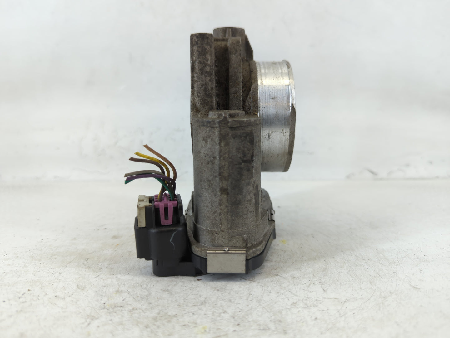 2007-2011 Cadillac Srx Throttle Body P/N:004AA2070C Fits Fits 2007 2008 2009 2010 2011 2012 OEM Used Auto Parts - Oemusedautoparts1.com