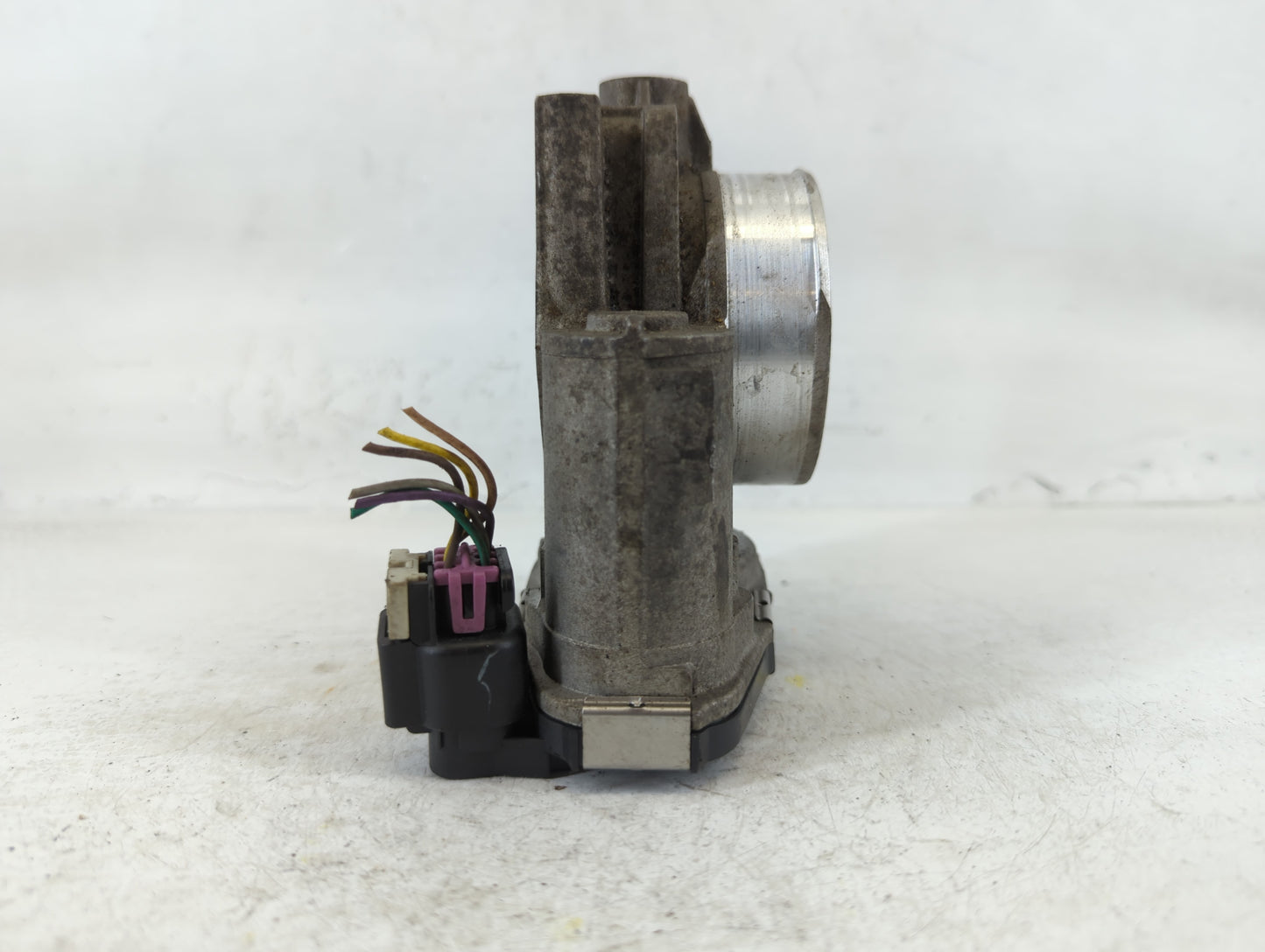 2007-2011 Cadillac Srx Throttle Body P/N:004AA2070C Fits Fits 2007 2008 2009 2010 2011 2012 OEM Used Auto Parts - Oemusedautoparts1.com