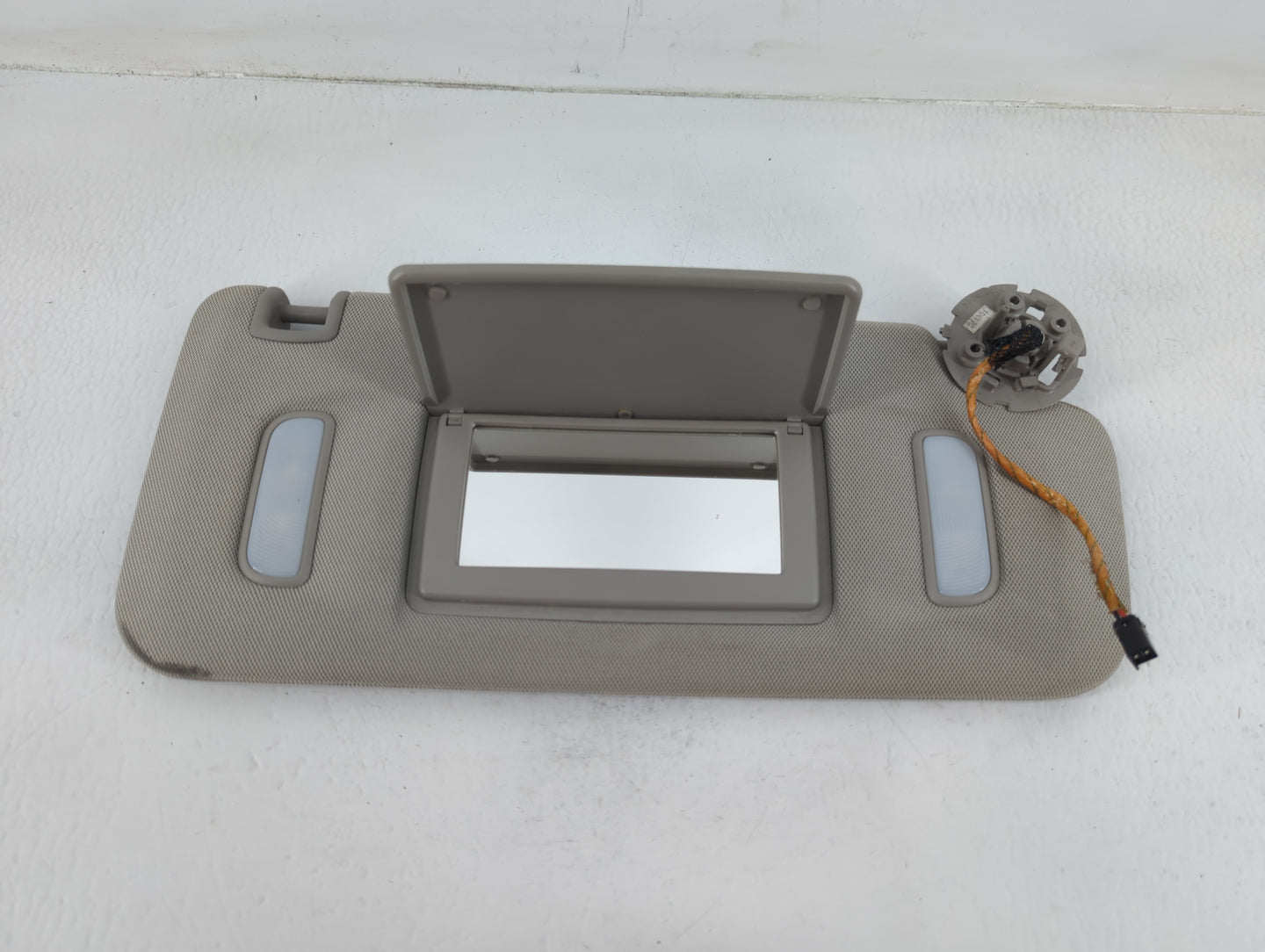 2010-2017 Chevrolet Equinox Sun Visor Shade Replacement Passenger Right Mirror Fits Fits 2010 2011 2012 2013 2014 2015 2016 2017 OEM Used Auto Parts - Oemusedautoparts1.com