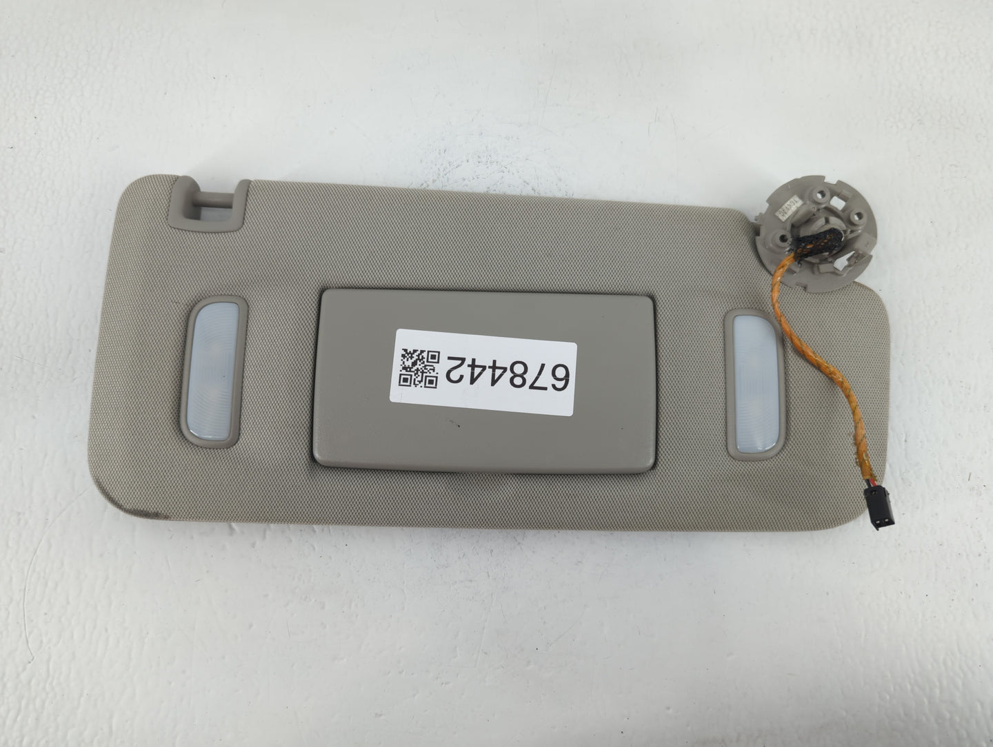 2010-2017 Chevrolet Equinox Sun Visor Shade Replacement Passenger Right Mirror Fits Fits 2010 2011 2012 2013 2014 2015 2016 2017 OEM Used Auto Parts - Oemusedautoparts1.com