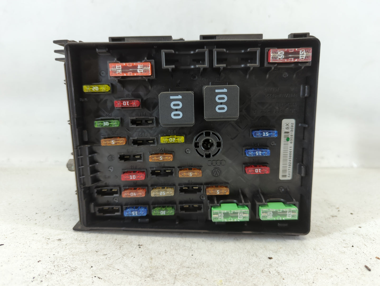 2012-2018 Volkswagen Tiguan Fusebox Fuse Box Panel Relay Module P/N:6359-5743 3C0 937 125 A Fits OEM Used Auto Parts - Oemusedautoparts1.com
