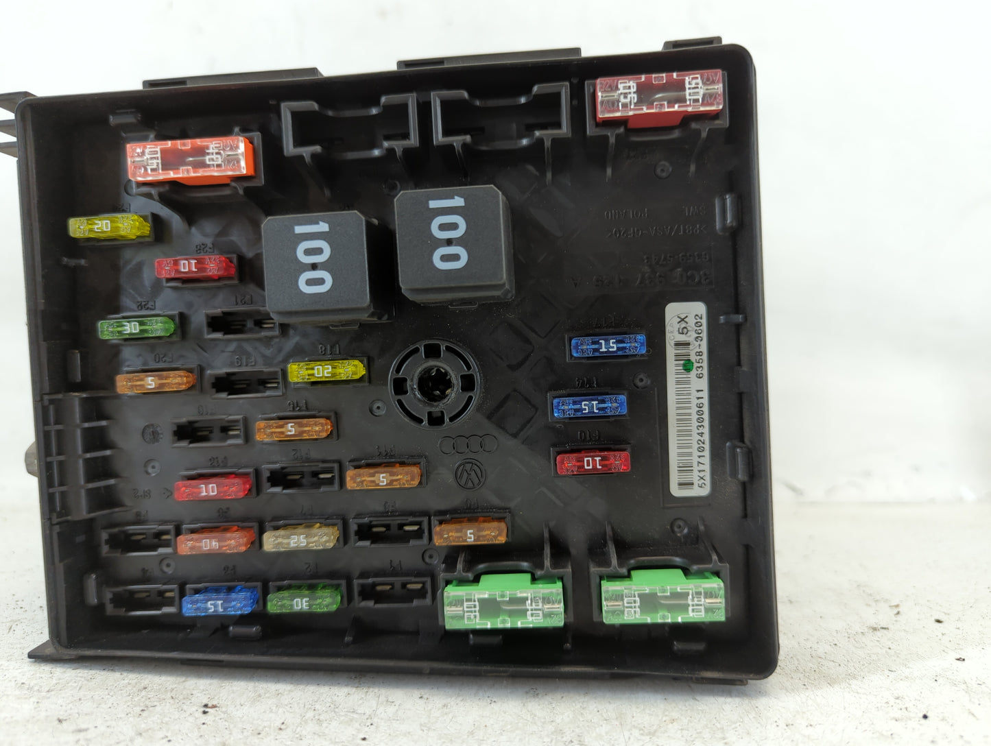 2012-2018 Volkswagen Tiguan Fusebox Fuse Box Panel Relay Module P/N:6359-5743 3C0 937 125 A Fits OEM Used Auto Parts - Oemusedautoparts1.com