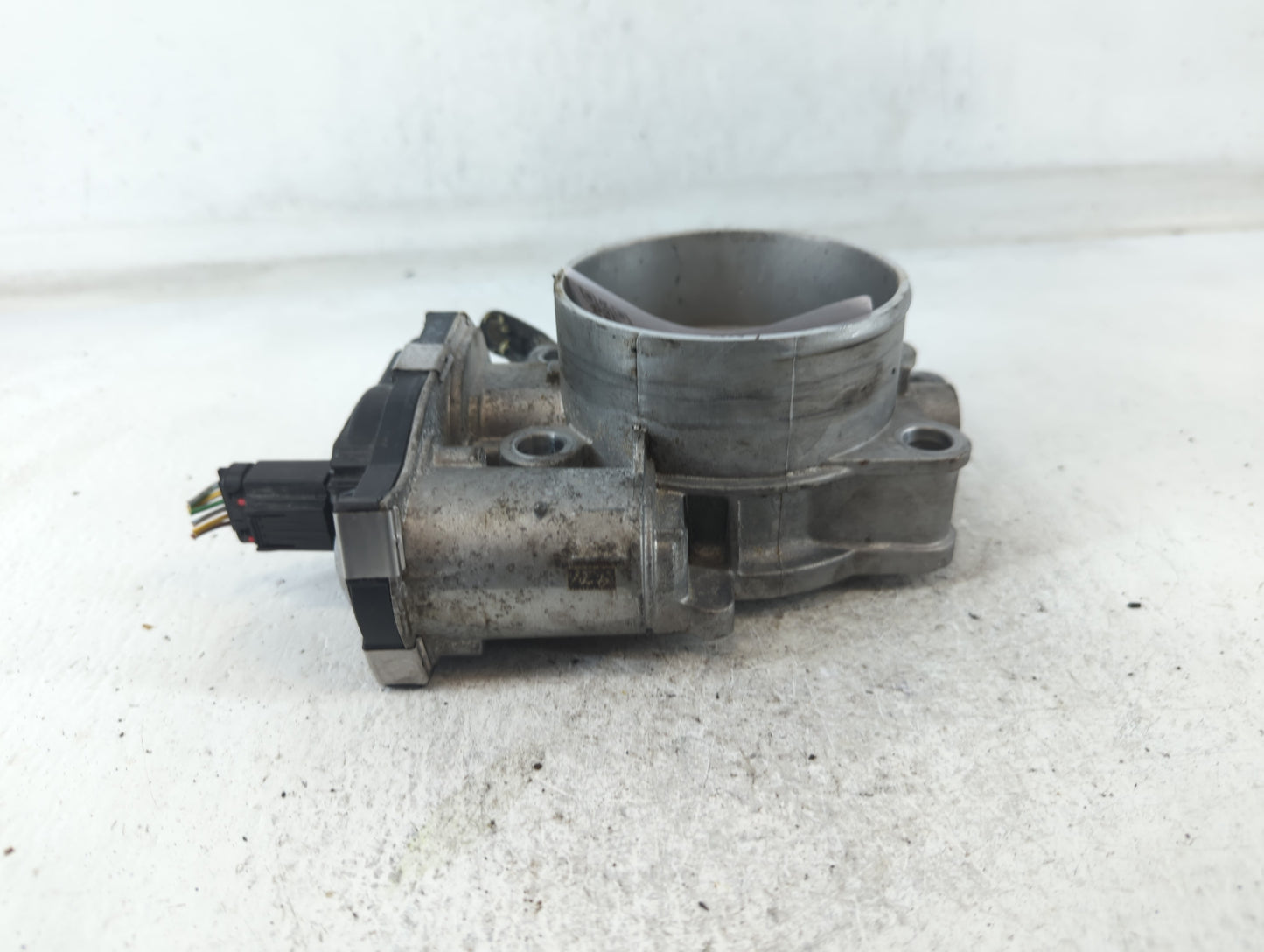 2017-2020 Jaguar F-Pace Throttle Body P/N:DX23-9F991-AB A2C90654700 Fits Fits 2013 2014 2015 2016 2017 2018 2019 2020 OEM Used Auto Parts - Oemusedautoparts1.com