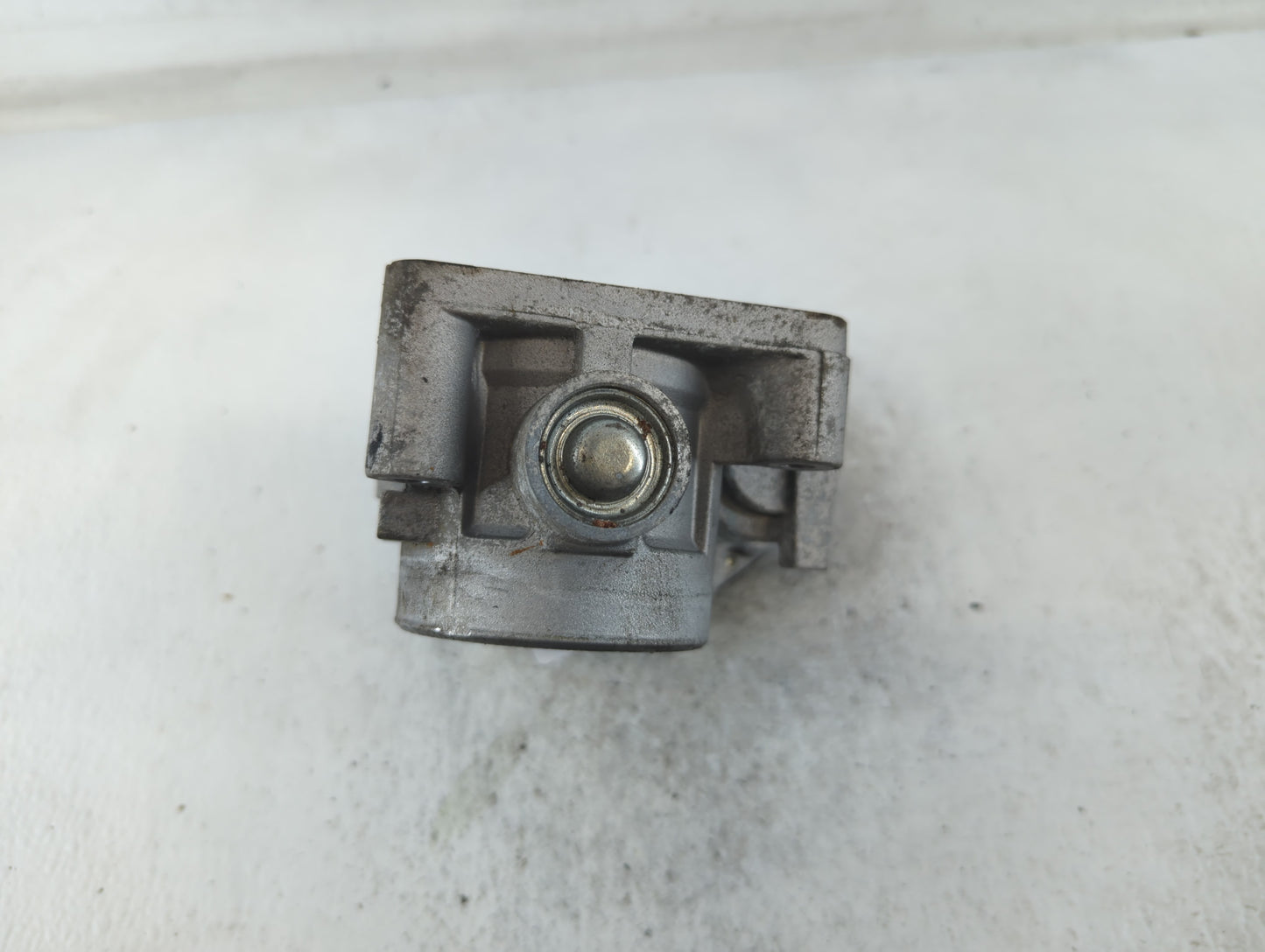 2008-2011 Ford Focus Throttle Body P/N:BS4E-CA Fits Fits 2008 2009 2010 2011 2012 2013 OEM Used Auto Parts - Oemusedautoparts1.com