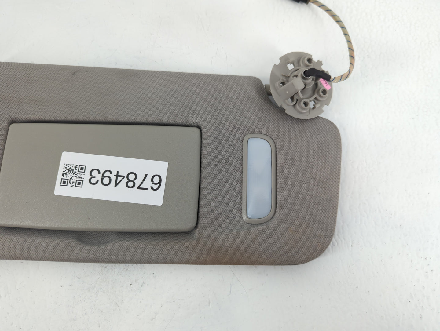 2010-2017 Chevrolet Equinox Sun Visor Shade Replacement Passenger Right Mirror Fits Fits 2010 2011 2012 2013 2014 2015 2016 2017 OEM Used Auto Parts - Oemusedautoparts1.com