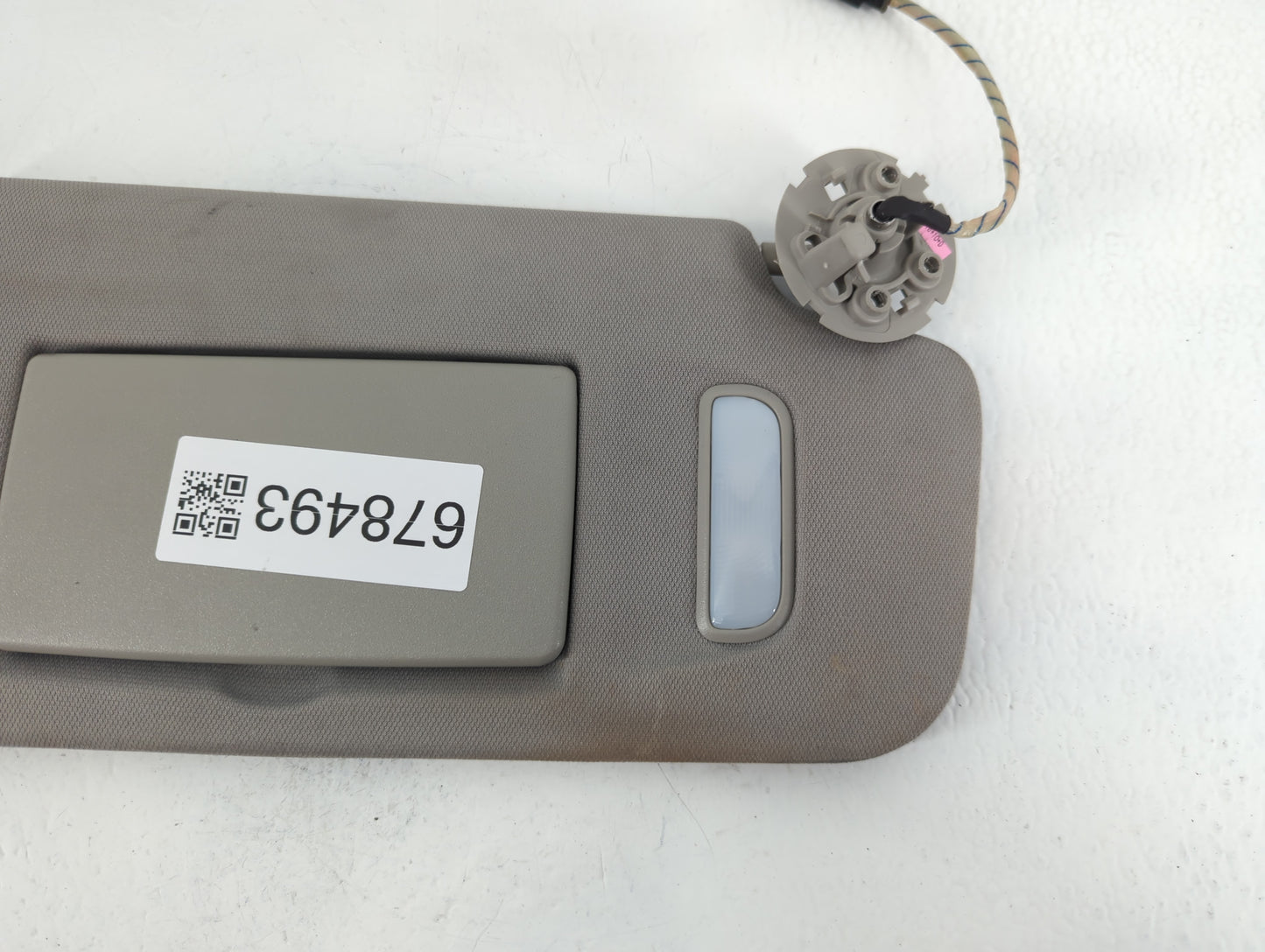 2010-2017 Chevrolet Equinox Sun Visor Shade Replacement Passenger Right Mirror Fits Fits 2010 2011 2012 2013 2014 2015 2016 2017 OEM Used Auto Parts - Oemusedautoparts1.com