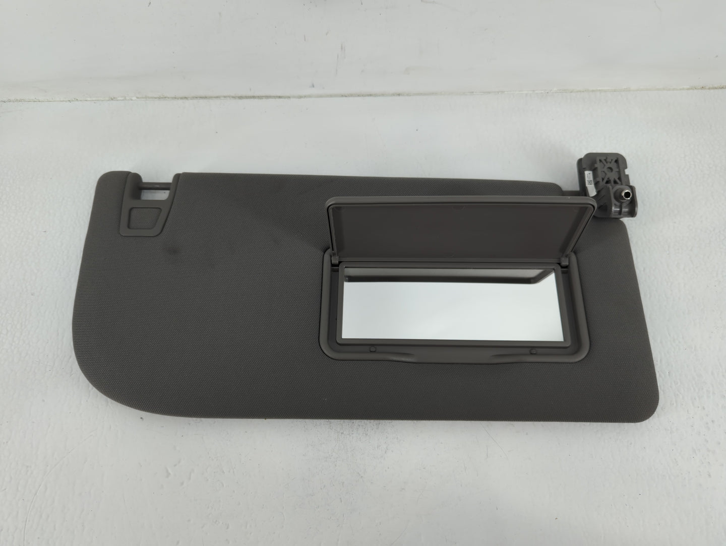 2018-2020 Ford F-150 Sun Visor Shade Replacement Passenger Right Mirror Fits Fits 2018 2019 2020 OEM Used Auto Parts - Oemusedautoparts1.com