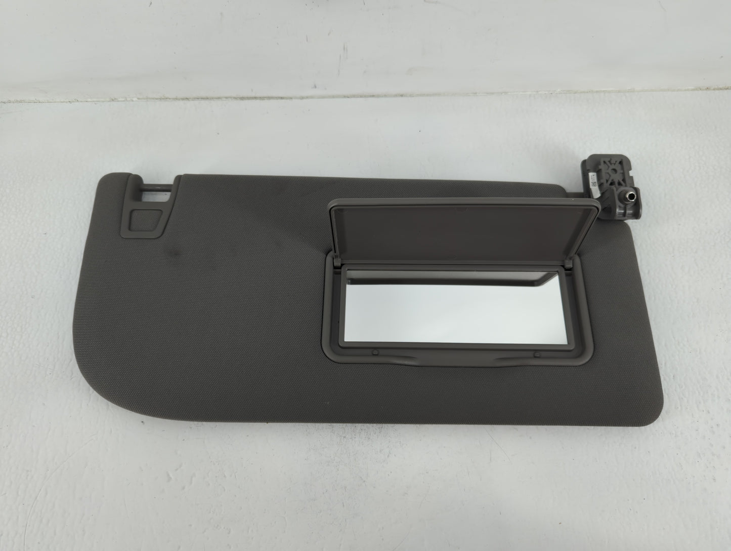 2018-2020 Ford F-150 Sun Visor Shade Replacement Passenger Right Mirror Fits Fits 2018 2019 2020 OEM Used Auto Parts - Oemusedautoparts1.com