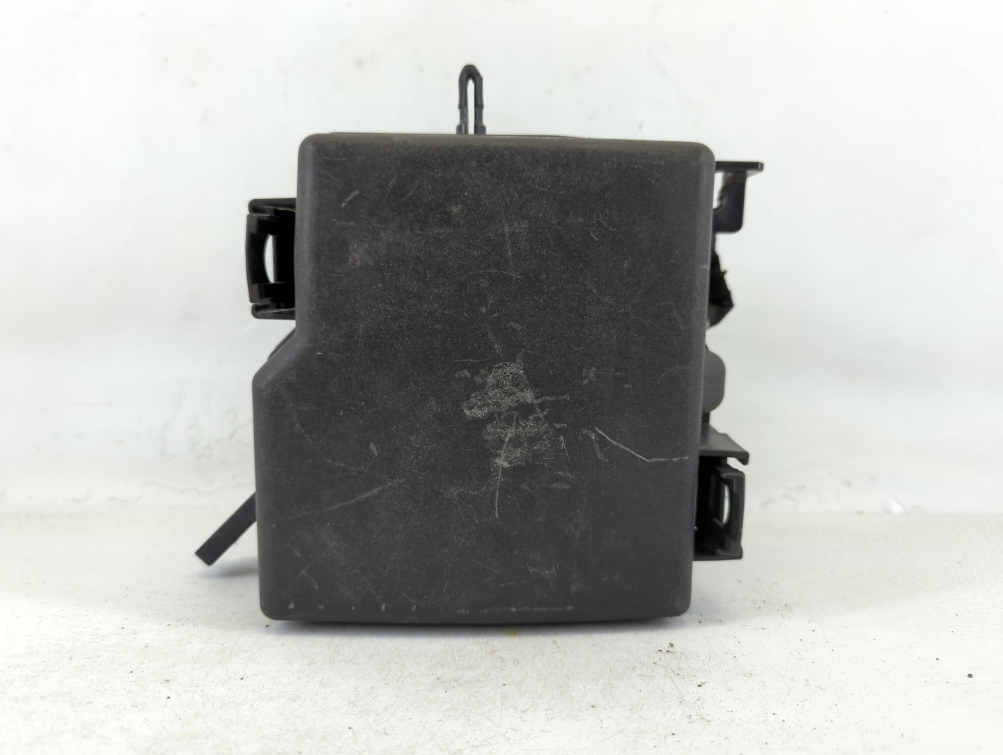 2016-2018 Kia Sorento Fusebox Fuse Box Panel Relay Module P/N:91 200C6731UA Fits Fits 2016 2017 2018 OEM Used Auto Parts - Oemusedautoparts1.com