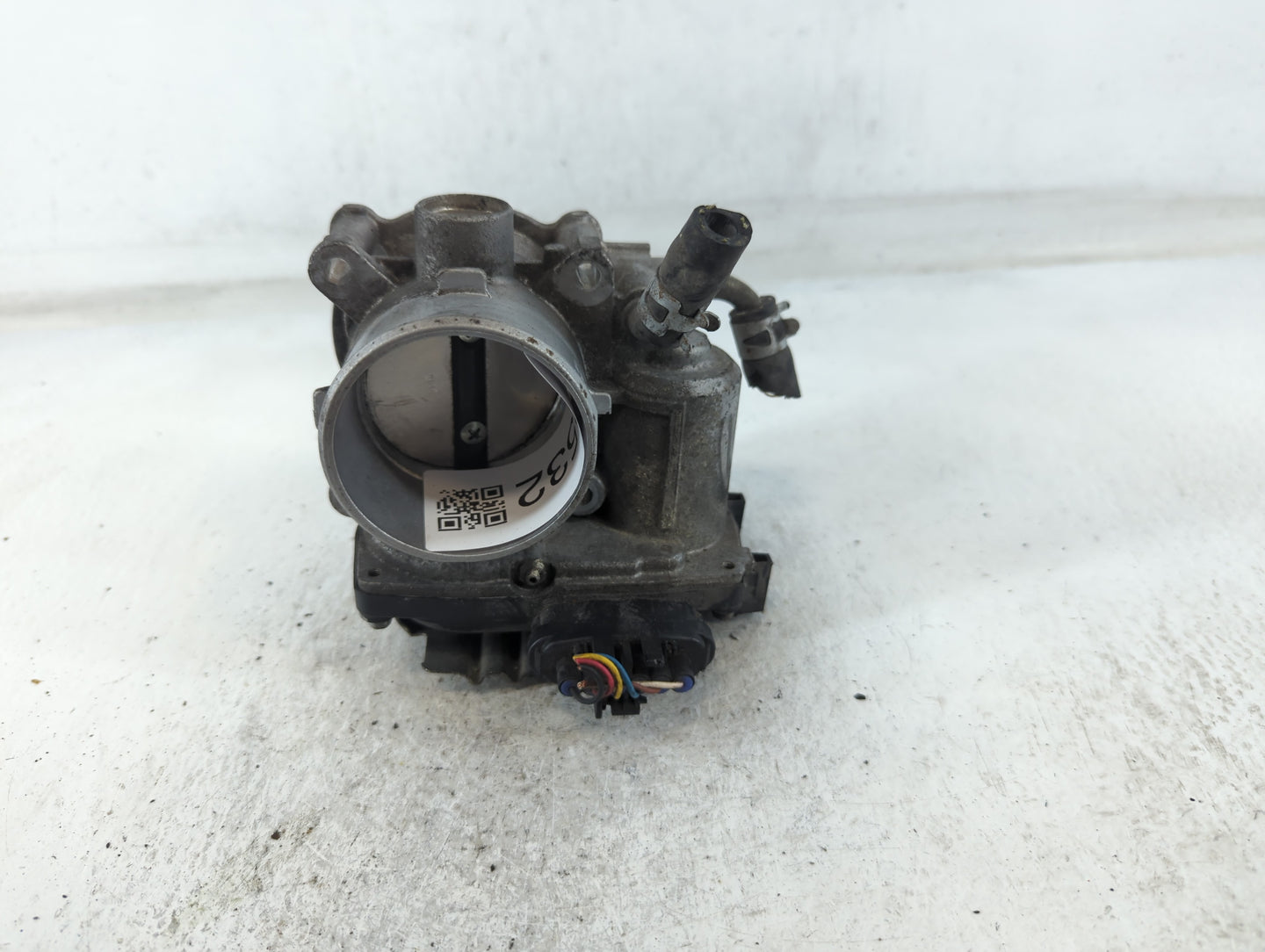 2013-2017 Mitsubishi Outlander Throttle Body P/N:57021 Fits Fits 2013 2014 2015 2016 2017 OEM Used Auto Parts - Oemusedautoparts1.com