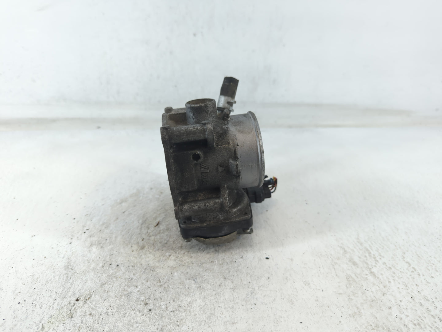 2013-2017 Mitsubishi Outlander Throttle Body P/N:57021 Fits Fits 2013 2014 2015 2016 2017 OEM Used Auto Parts - Oemusedautoparts1.com