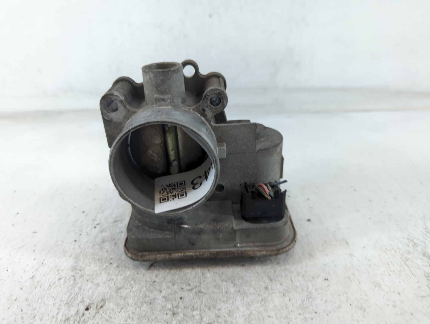 2009-2018 Dodge Journey Throttle Body P/N:048917535AC Fits Fits 2007 2008 2009 2010 2011 2012 2013 2014 2015 2016 2017 2018 OEM Used Auto Parts - Oemusedautoparts1.com