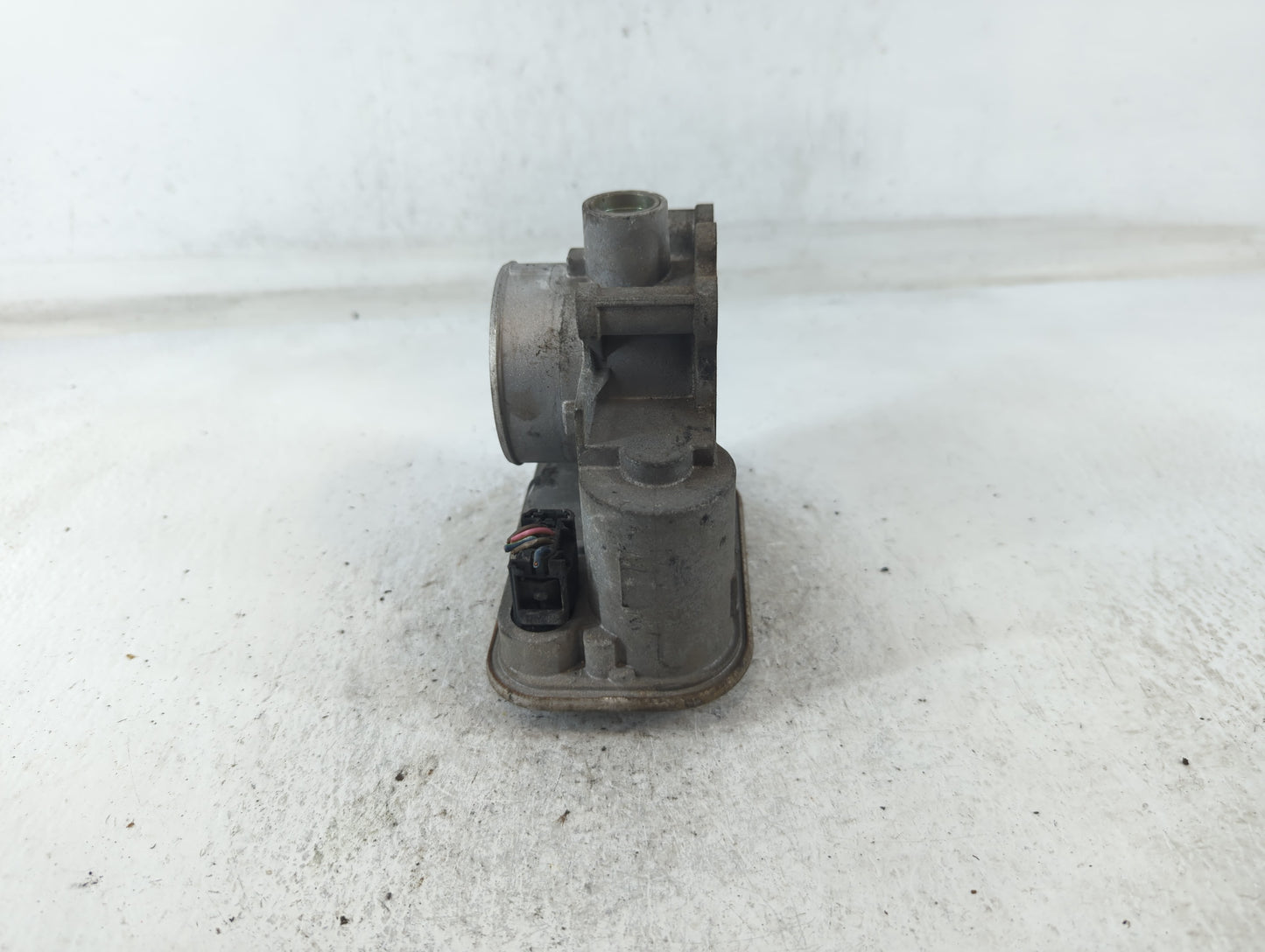 2009-2018 Dodge Journey Throttle Body P/N:048917535AC Fits Fits 2007 2008 2009 2010 2011 2012 2013 2014 2015 2016 2017 2018 OEM Used Auto Parts - Oemusedautoparts1.com