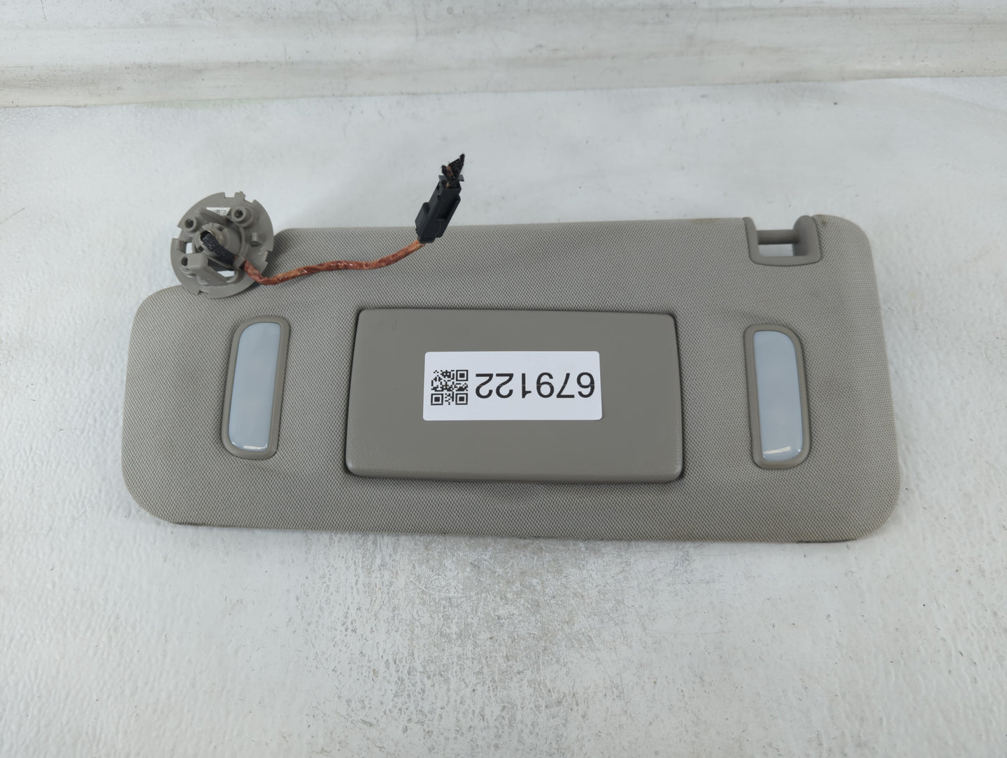 2013-2014 Chevrolet Trax Sun Visor Shade Replacement Driver Left Mirror Fits Fits 2013 2014 OEM Used Auto Parts - Oemusedautoparts1.com