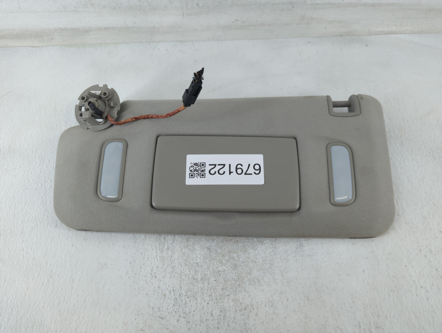 2013-2014 Chevrolet Trax Sun Visor Shade Replacement Driver Left Mirror Fits Fits 2013 2014 OEM Used Auto Parts - Oemusedautoparts1.com