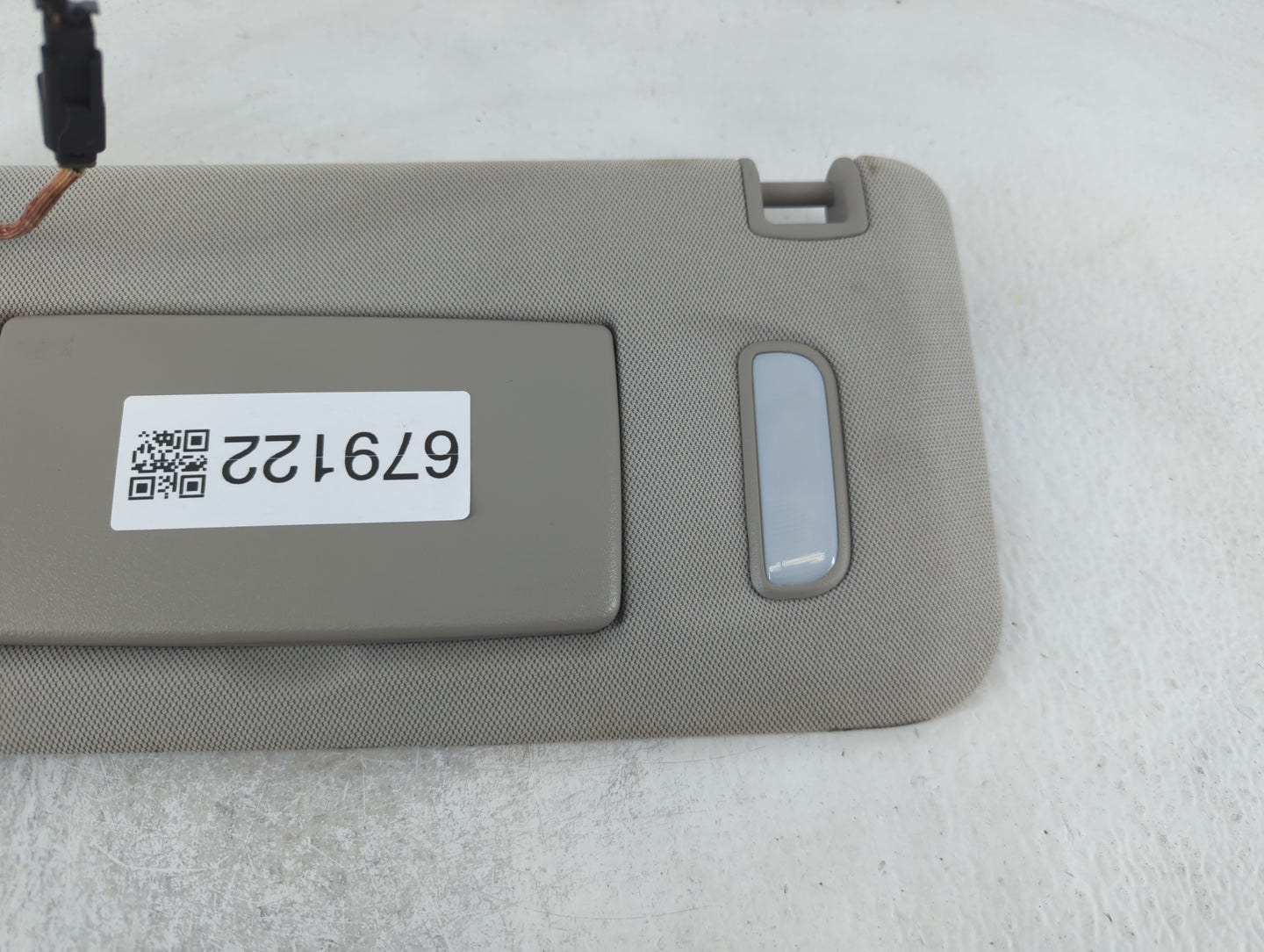 2013-2014 Chevrolet Trax Sun Visor Shade Replacement Driver Left Mirror Fits Fits 2013 2014 OEM Used Auto Parts - Oemusedautoparts1.com