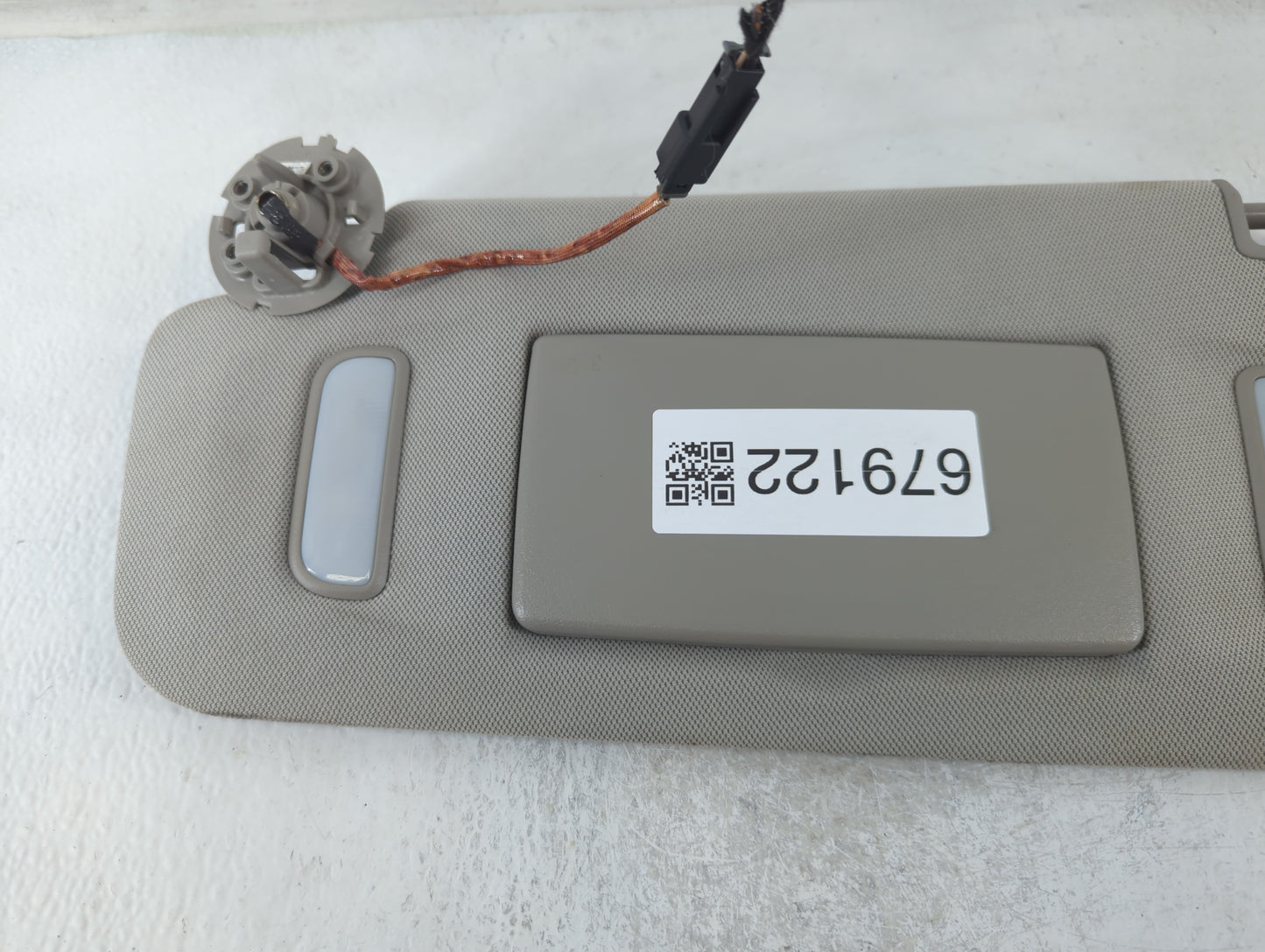 2013-2014 Chevrolet Trax Sun Visor Shade Replacement Driver Left Mirror Fits Fits 2013 2014 OEM Used Auto Parts - Oemusedautoparts1.com